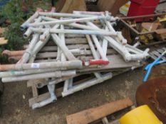 20 X YOUNGMAN TYPE OUTRIGGER SCAFFOLD BRACKETS. ON 2 PALLETS.