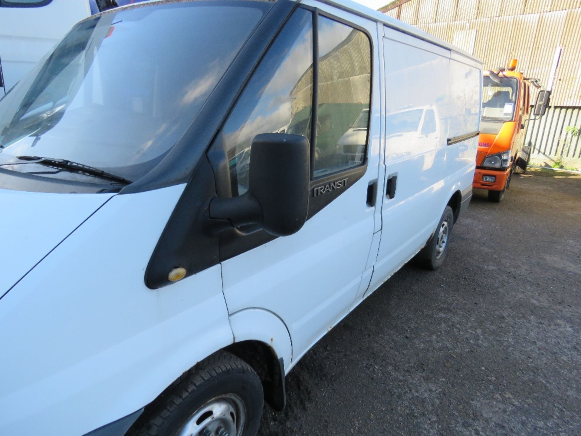 FORD TRANSIT SWB PANEL VAN REG:BF08 LJV. 239549 REC MILES. WHEN TESTED WAS SEEN TO DRIVE. BATTERY - Image 2 of 6