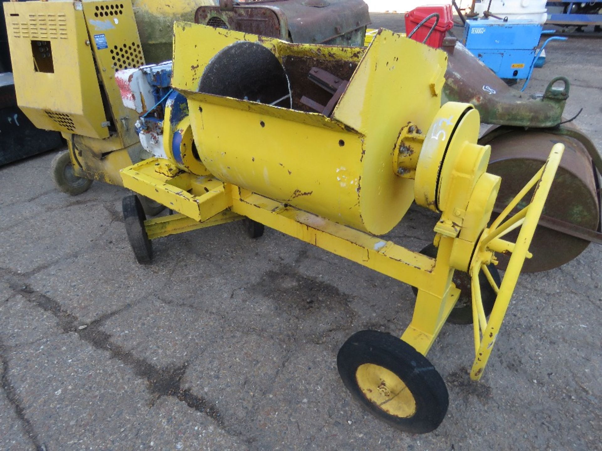 FLAT TOP LISTER POWERED TUB MIXER.