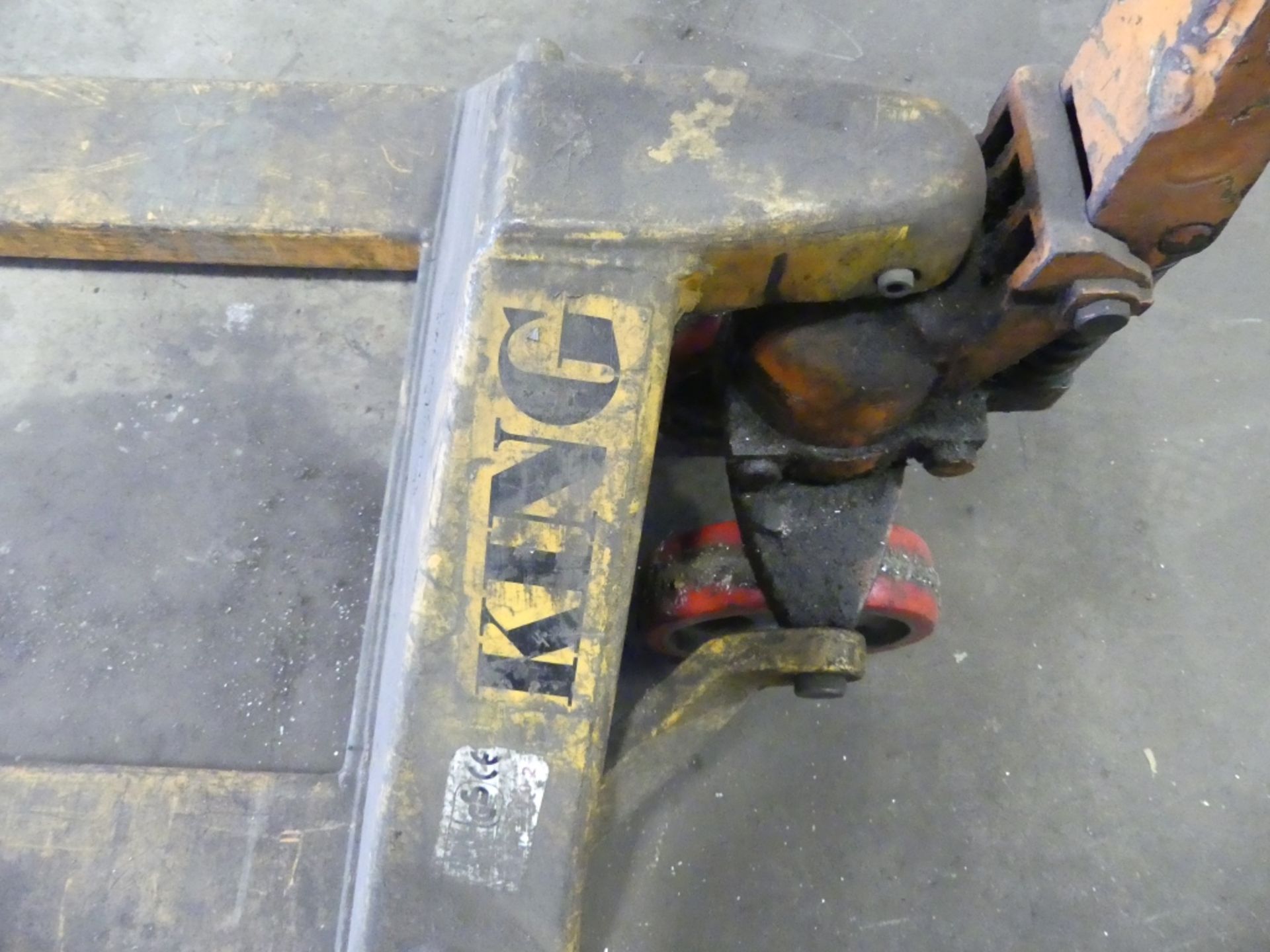 King - hydraulic pallet jack - 5500 lb - Image 4 of 4