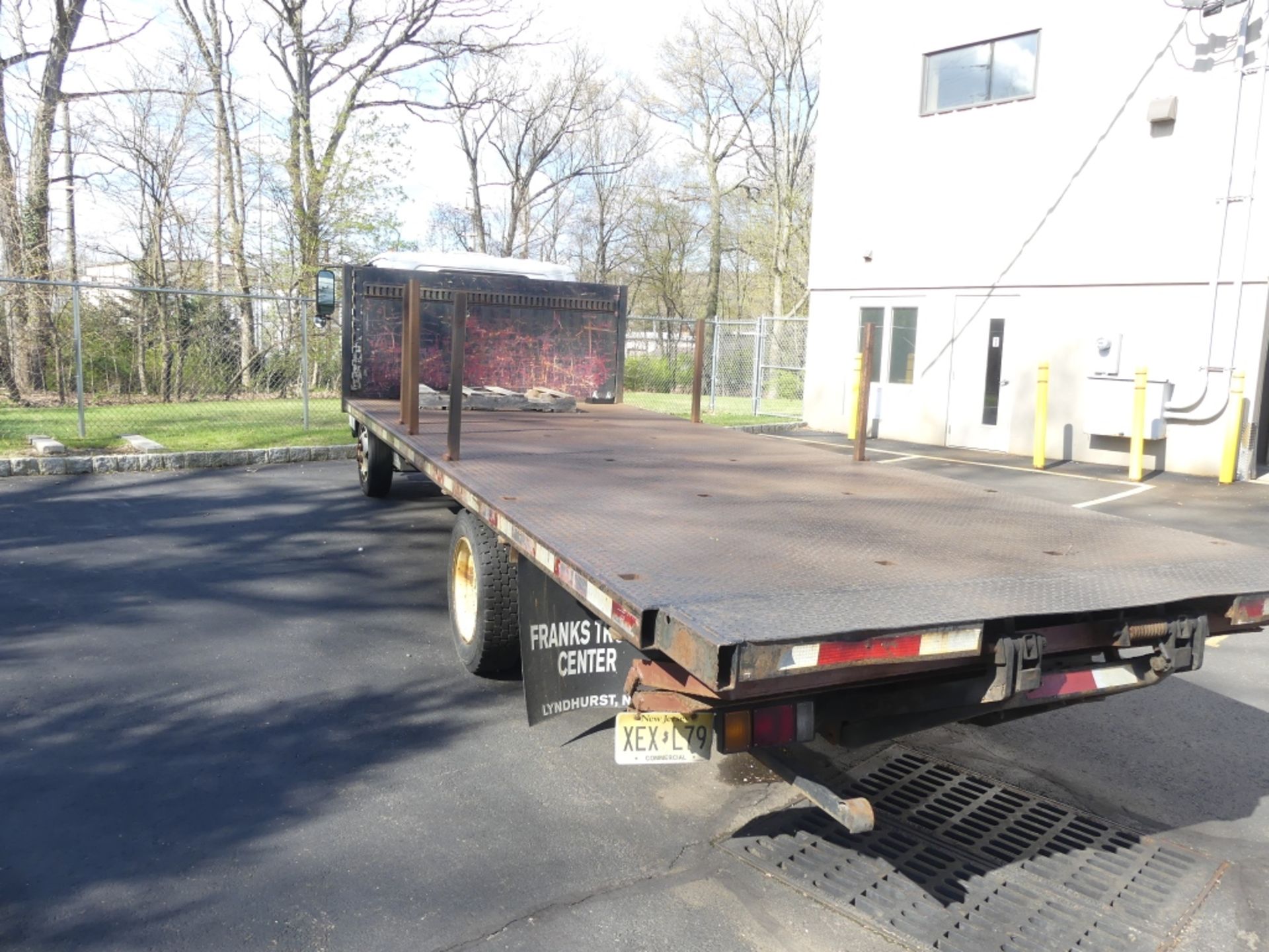 2006 GMC Truck - Flat bed, L5000 diesel engine - Image 4 of 4