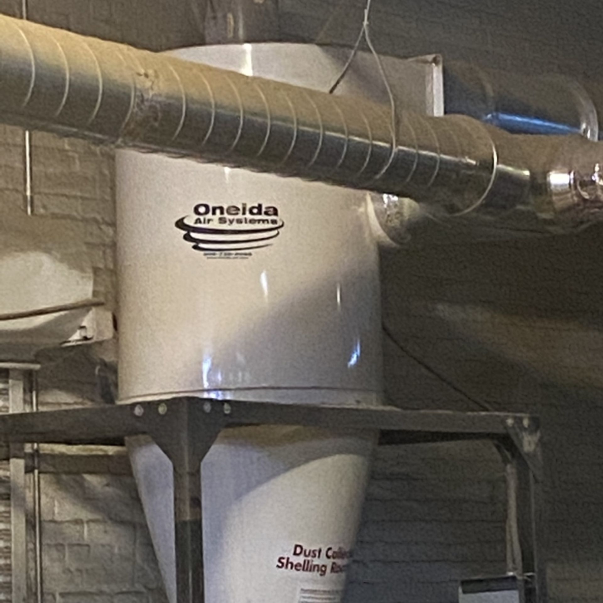 Oneida 7 HP Dust Collection system with Duct Work - Image 2 of 2