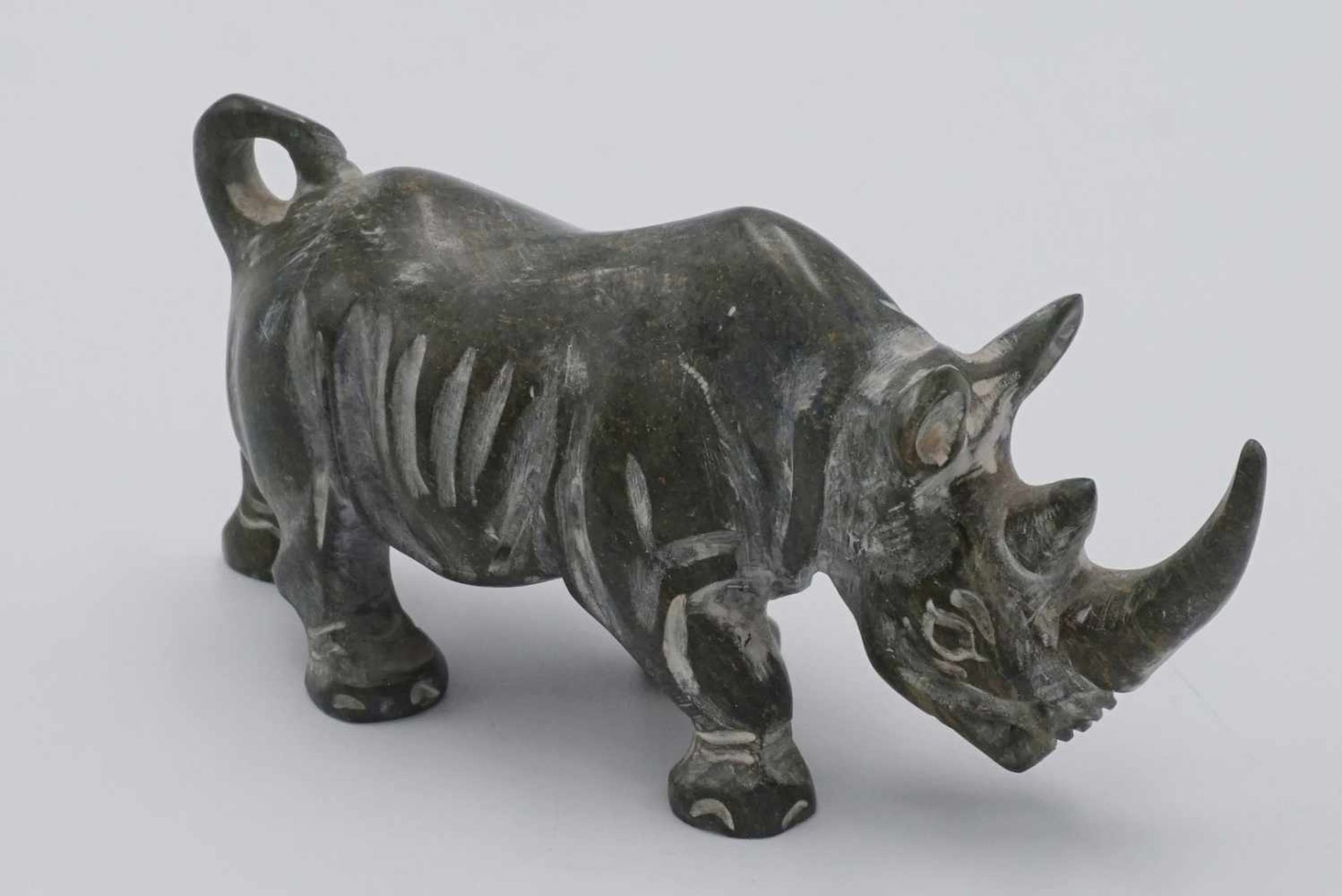 Nashorn aus Greenstone, Südafrika, 2. Hälfte 20. Jh.