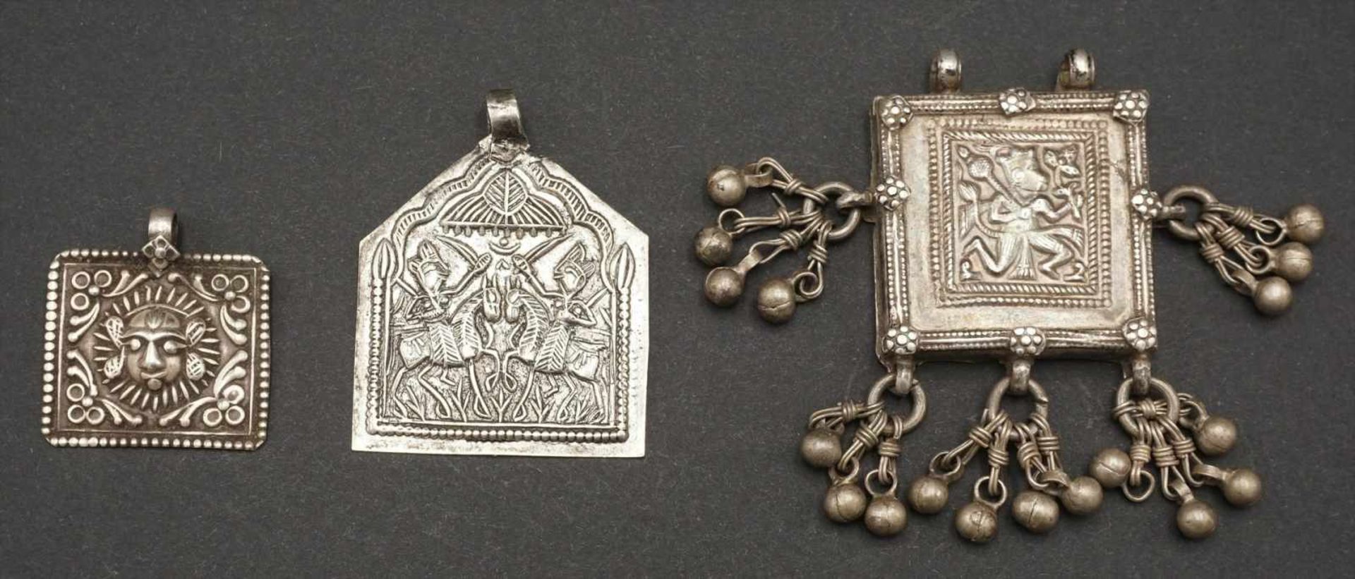 Konvolut Amulette, Indien / Rajasthan, wohl 1. Hälfte 20. Jh. - Bild 4 aus 4