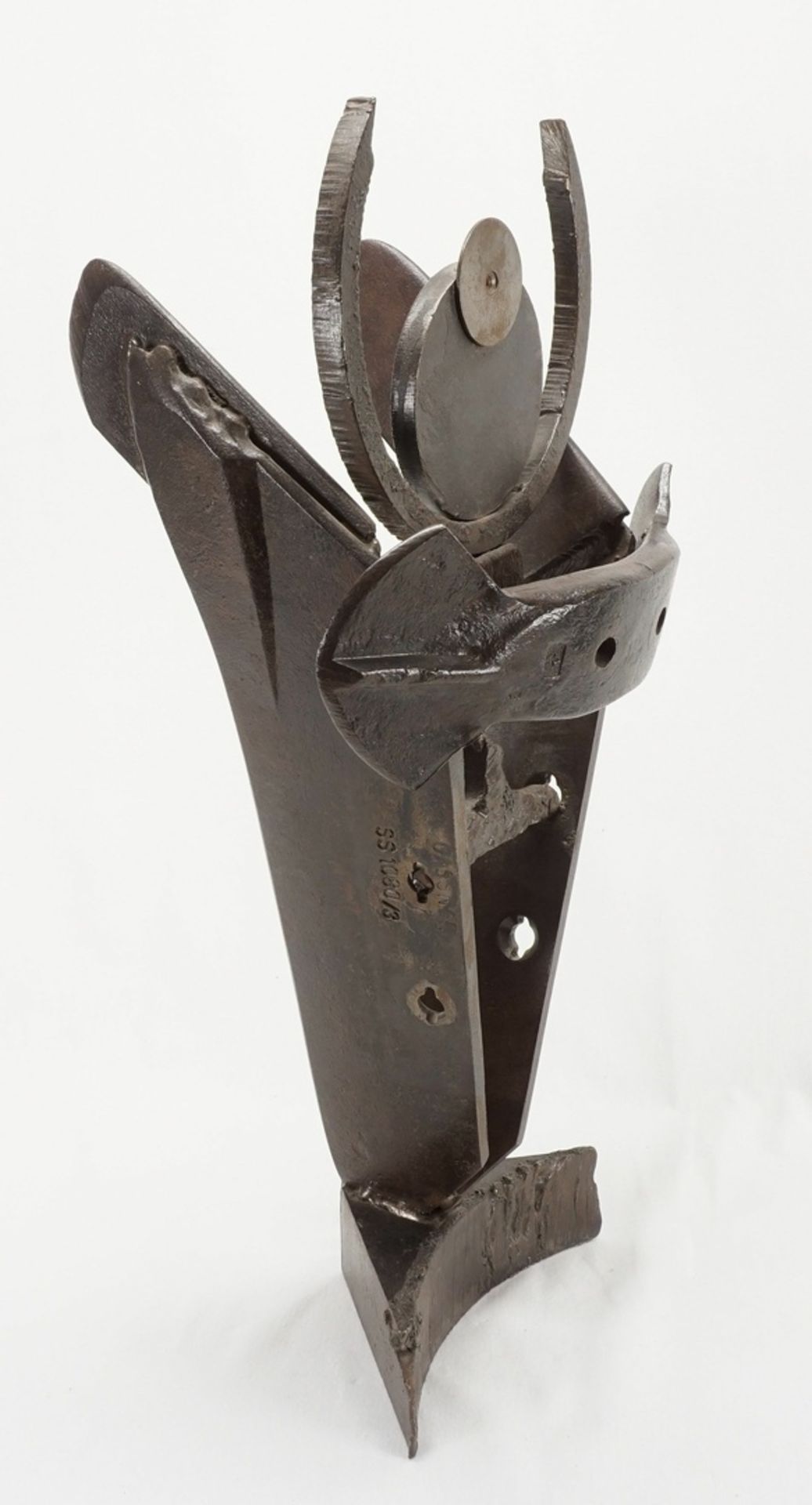 wohl Thomas Wellner, Skulptur einer Maske aus einer Pflugschar - Image 3 of 8