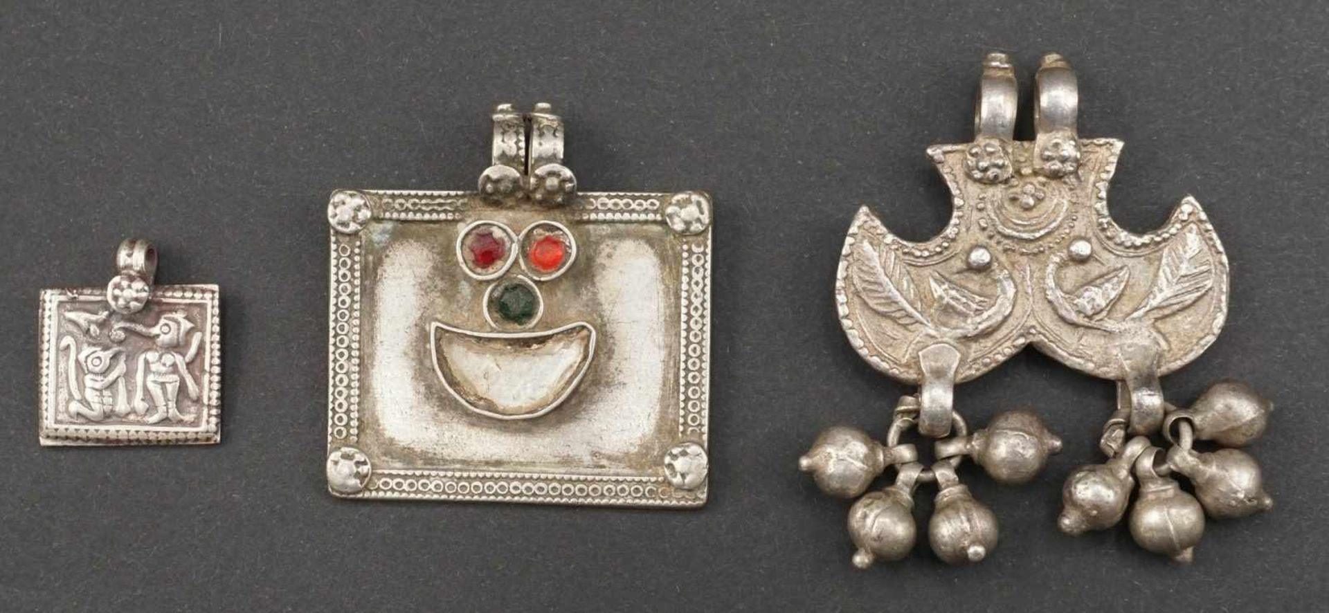 Konvolut Amulette, Indien / Rajasthan, wohl 1. Hälfte 20. Jh. - Bild 6 aus 7