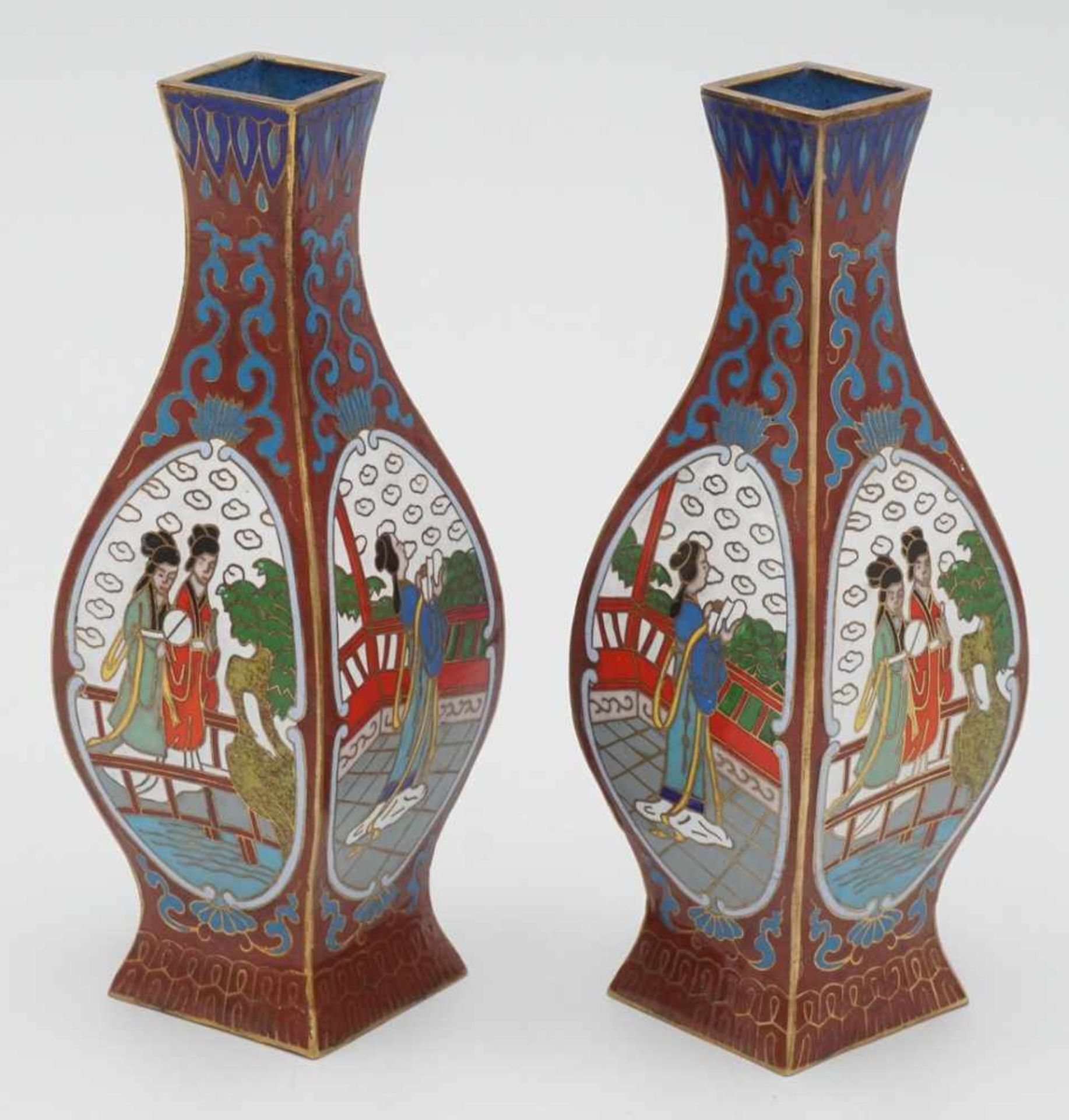 Zwei kleine Cloisonné Vasen, China, 20. Jh.