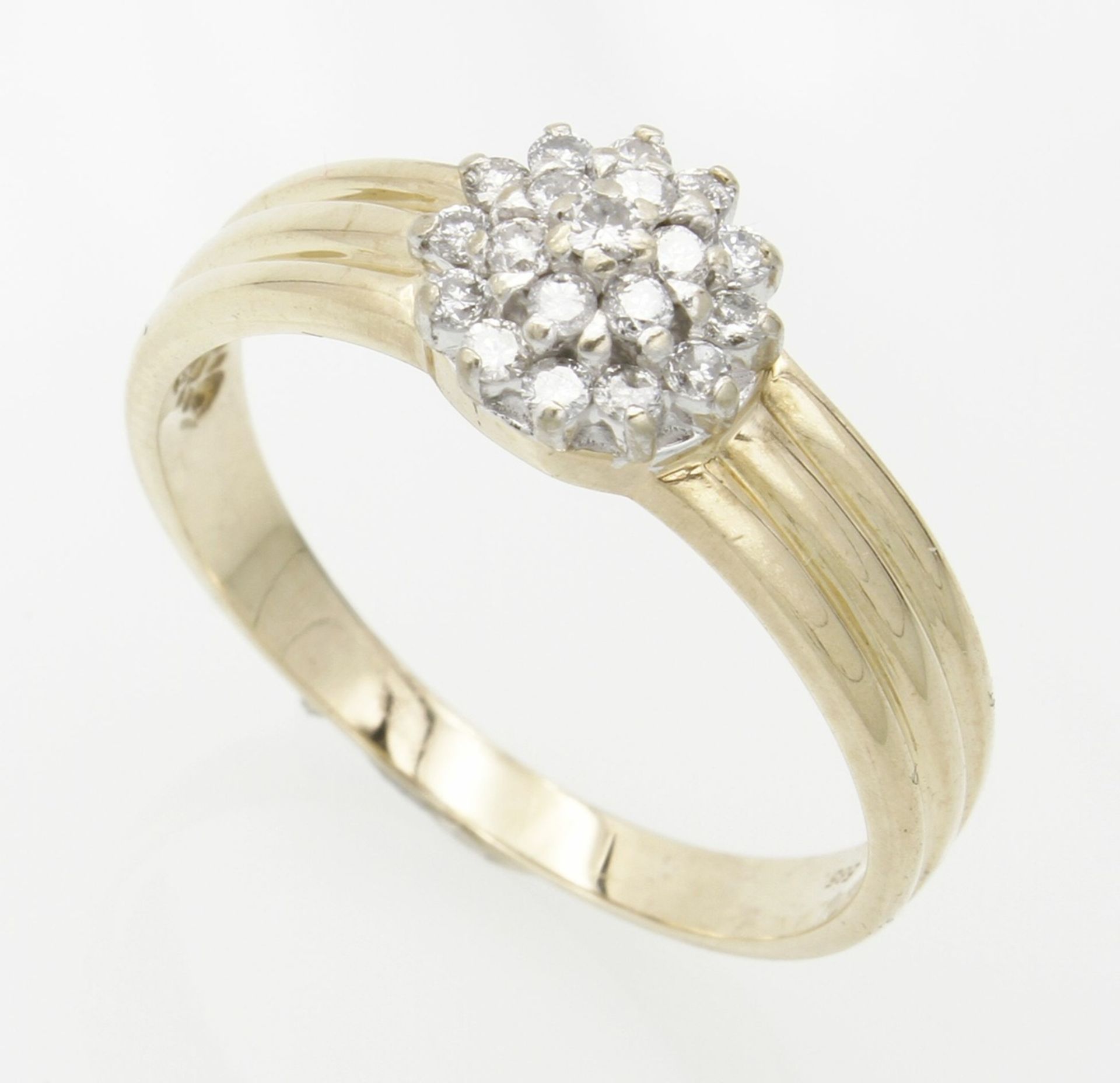 Ring mit Brillantbesatz