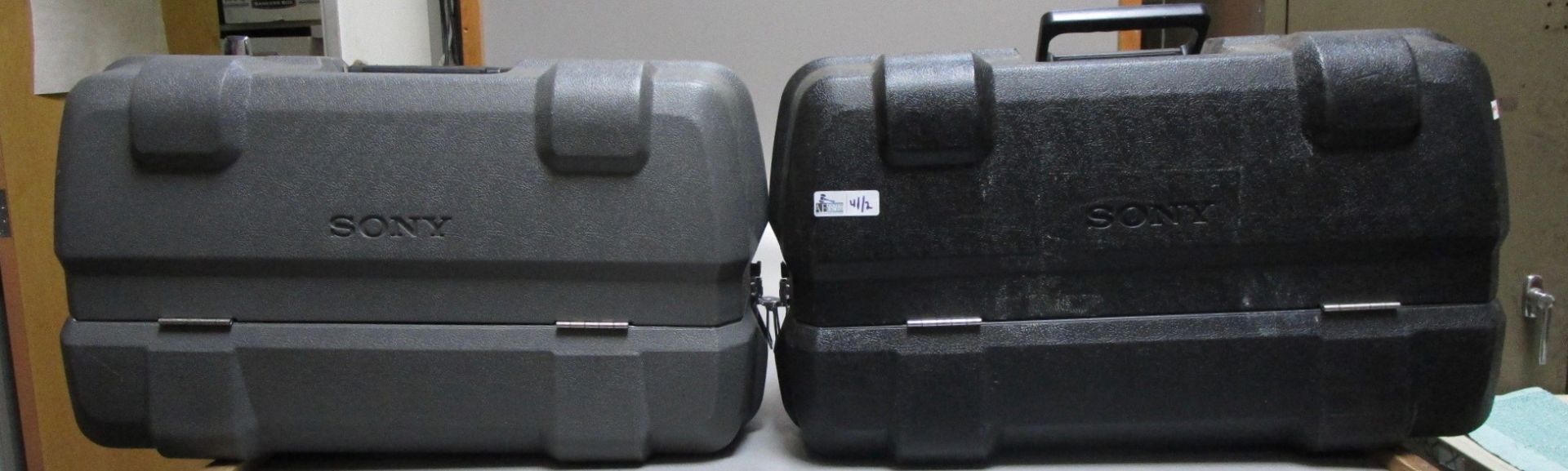 LOT OF 2 CAMERA CASES