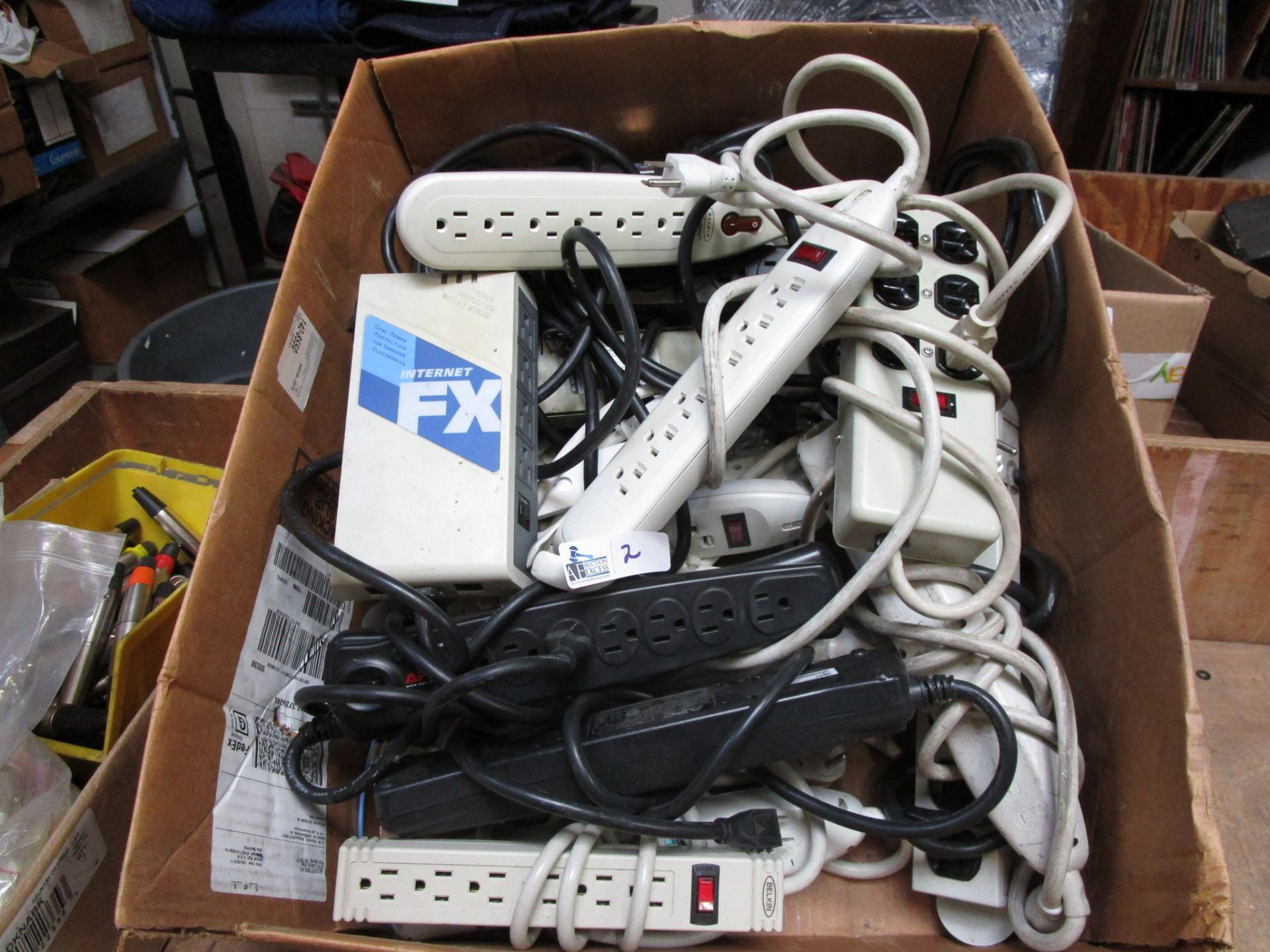 BOX POWER DISTRIBUTION STRIPS