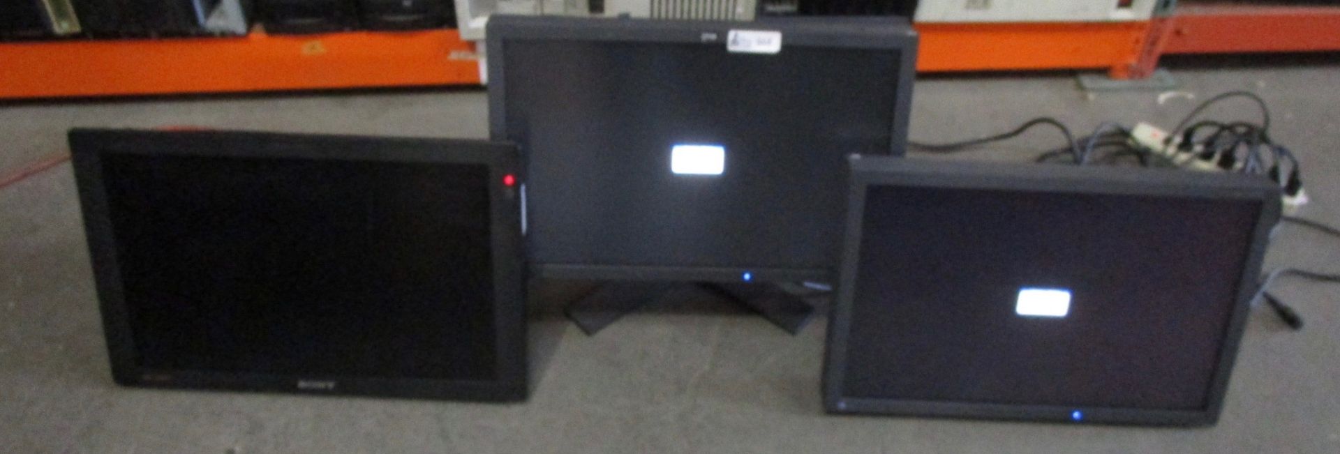 LOT OF 3 MONITORS