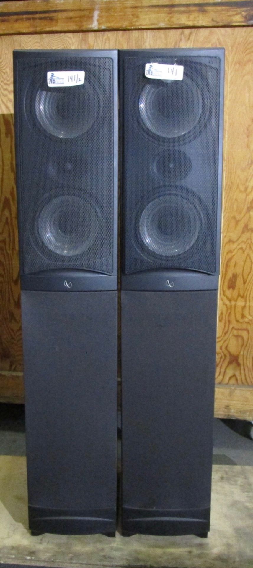 LOT OF 2 INFINITY SPEAKERS