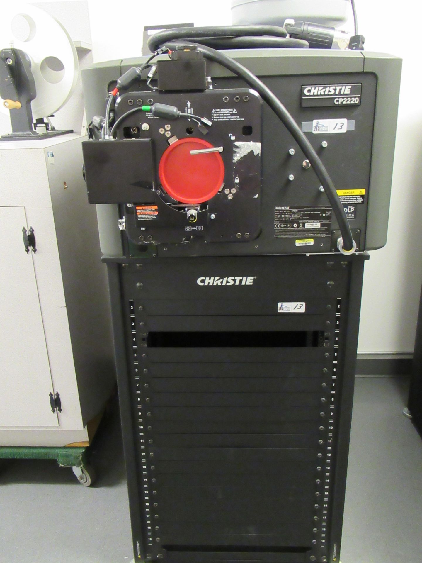 CHRISTIE CP 4220 DLP CINEMA PROJECTOR