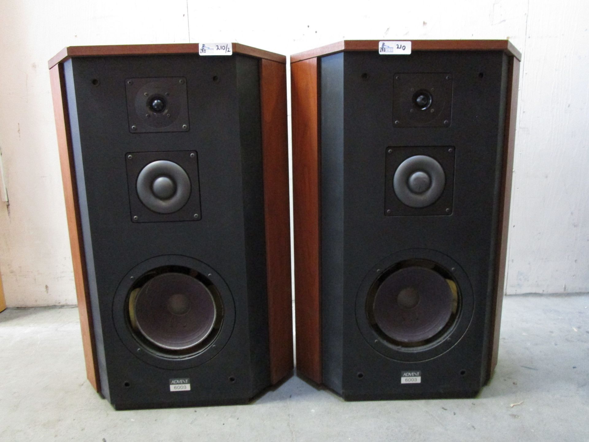 LOT OF 2 ADVENT 6003 SPEAKERS - Image 2 of 4