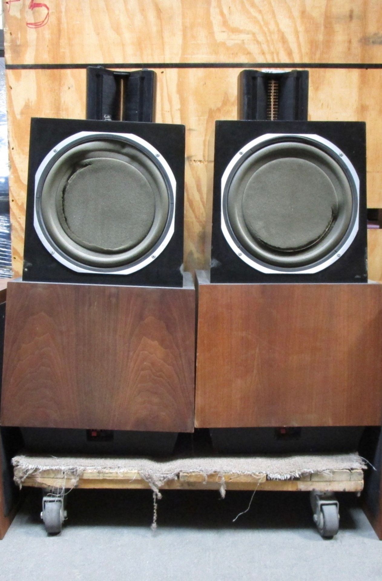 LOT OF 2 ESS AMI SPEAKERS - Image 3 of 4