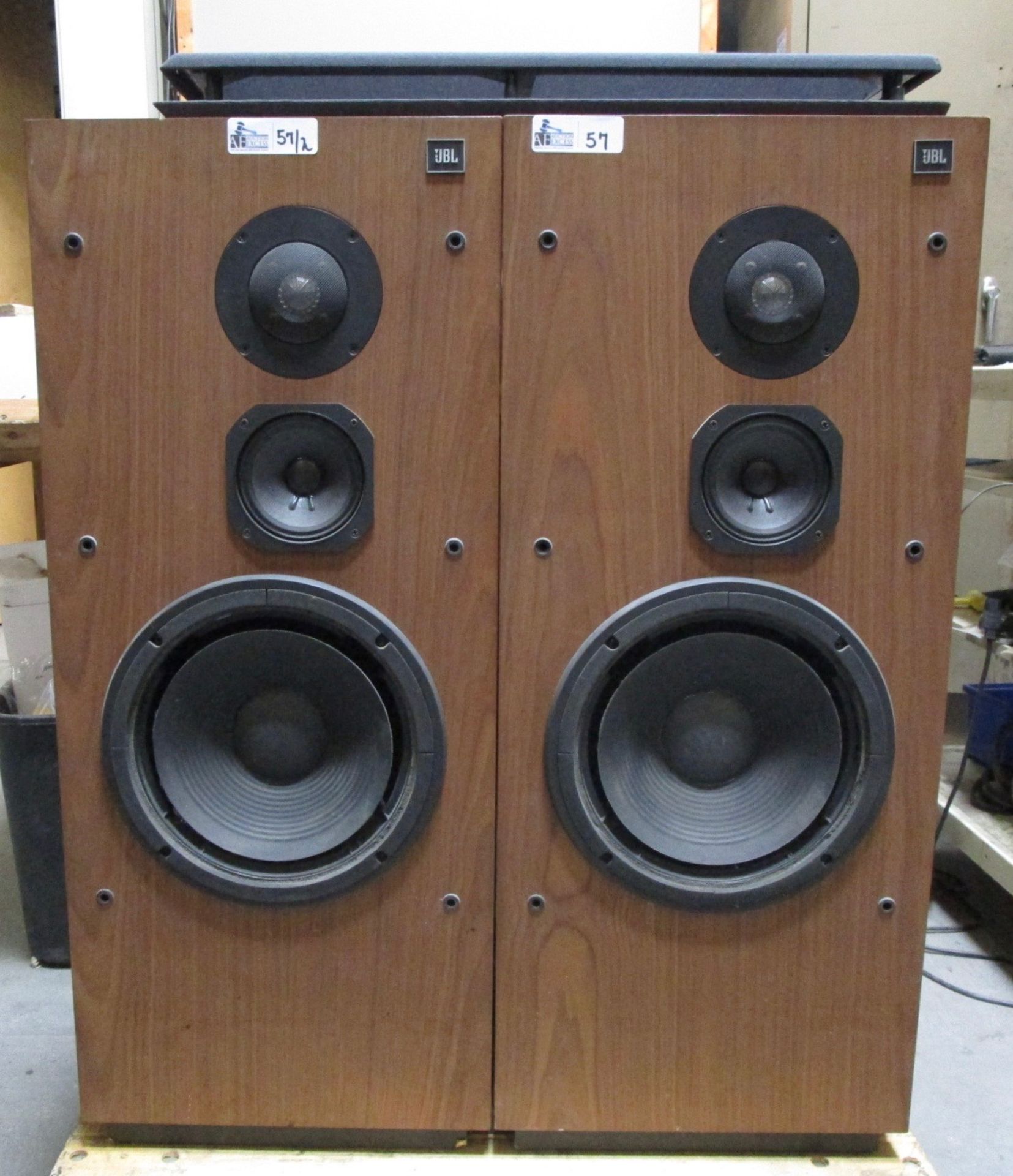 LOT OF 2 JBL L-80T SPEAKERS - Image 2 of 4