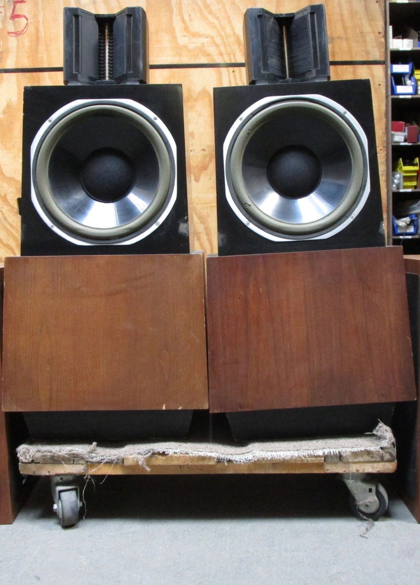 LOT OF 2 ESS AMI SPEAKERS - Image 2 of 4