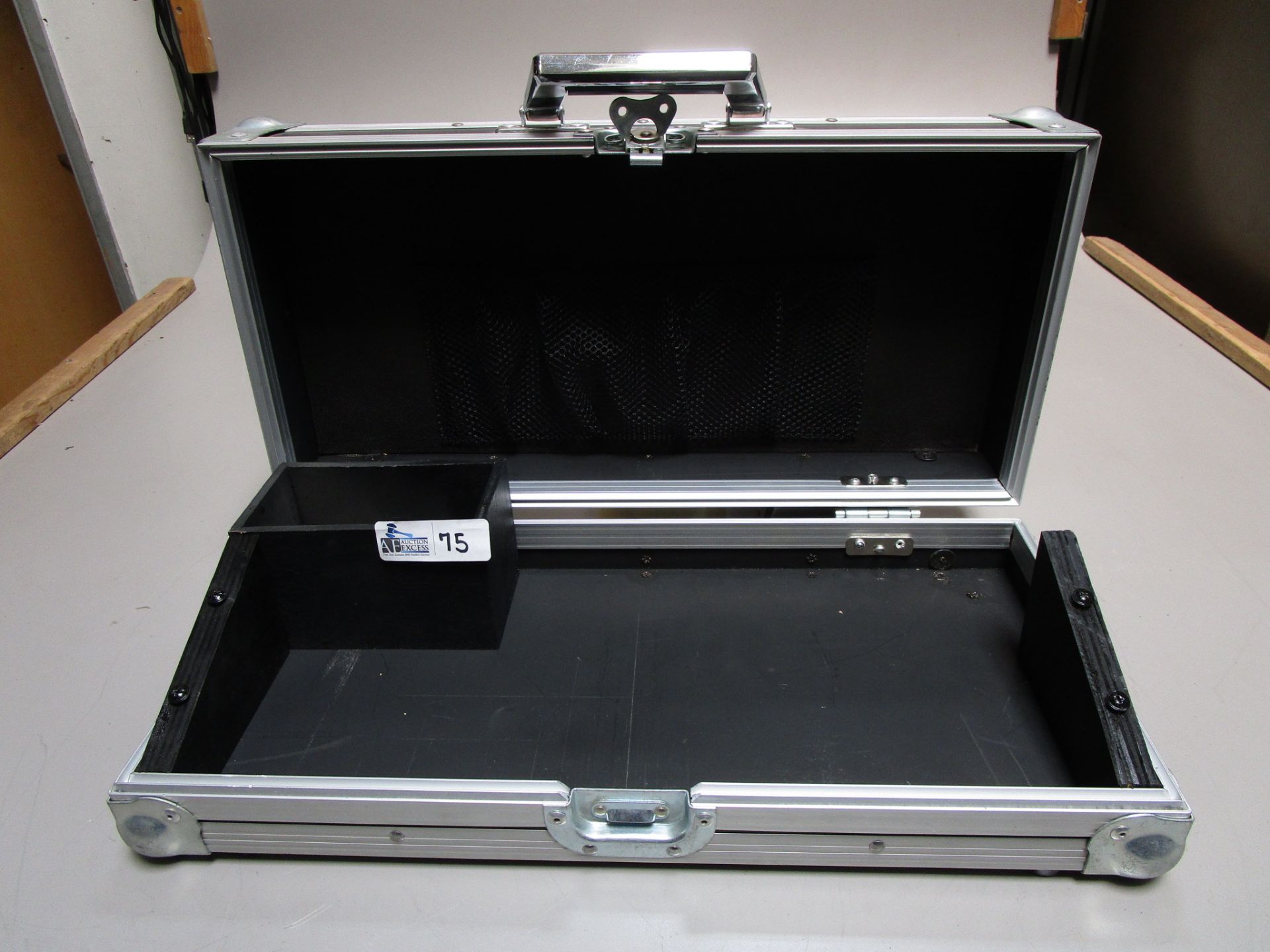 ANVIL STYLE TRAVEL CASE - Image 3 of 3