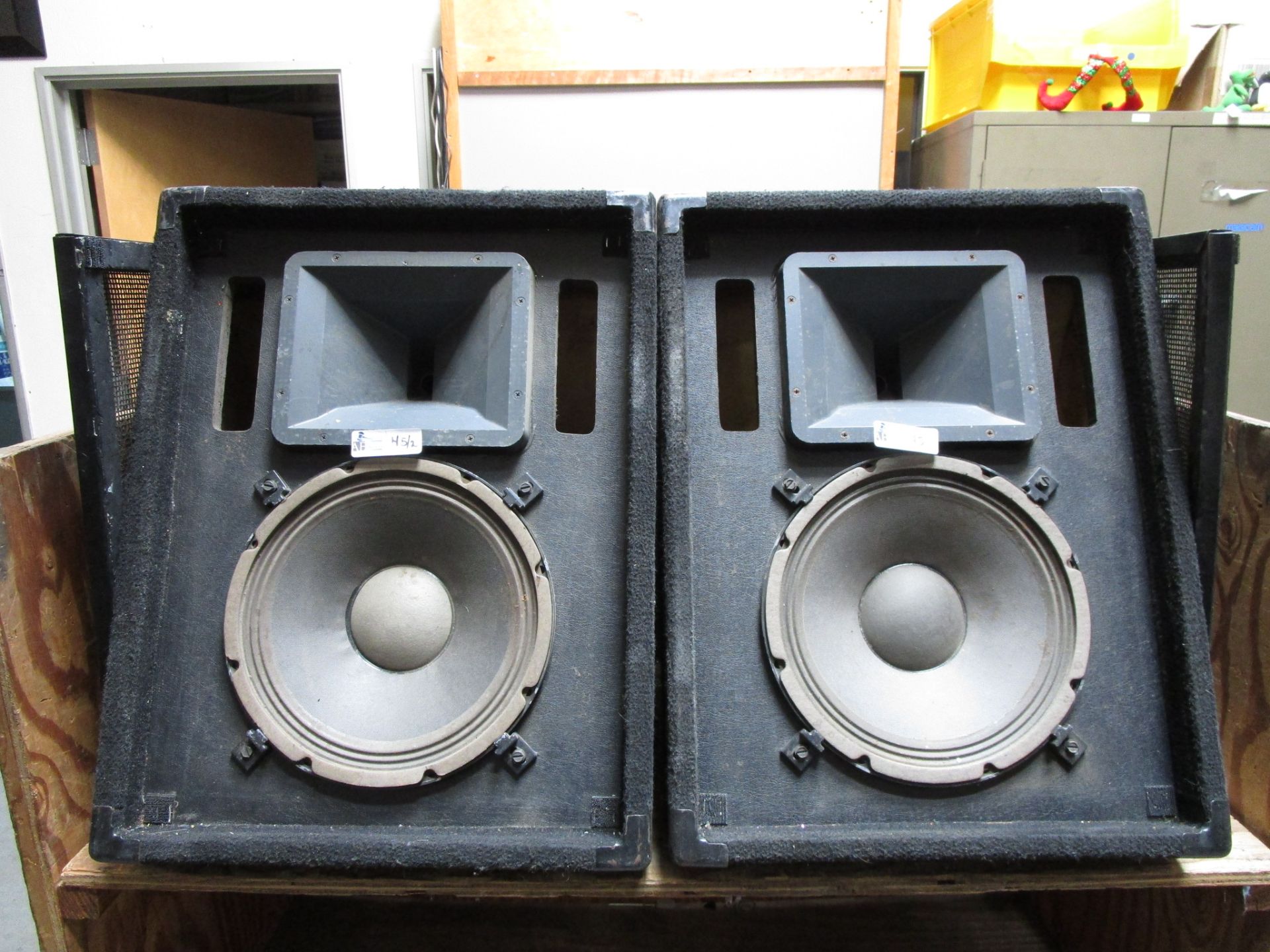 LOT OF 2 EV FM-1202 MONITORS - Image 2 of 3