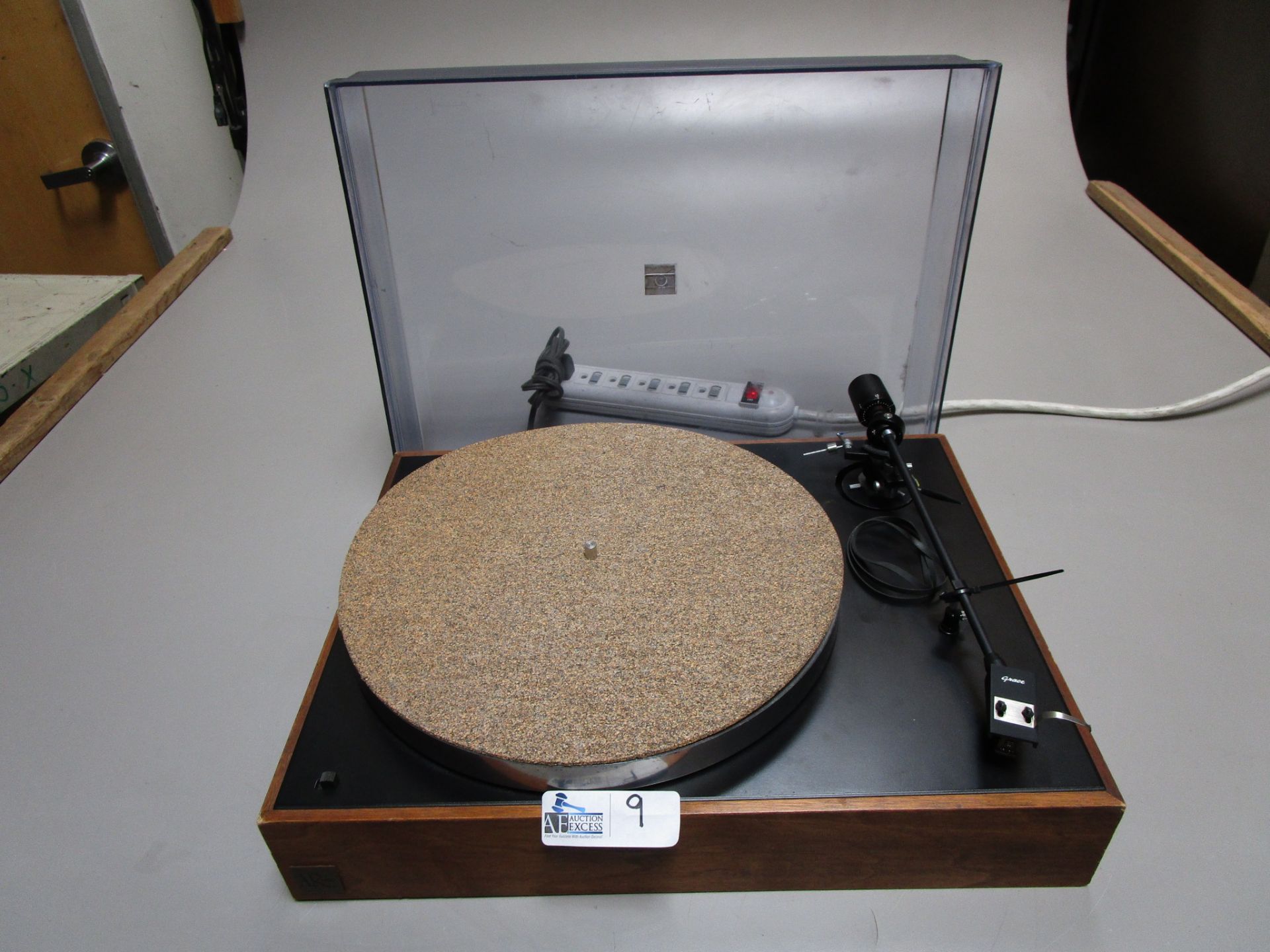 AR TURNTABLE - Image 2 of 4