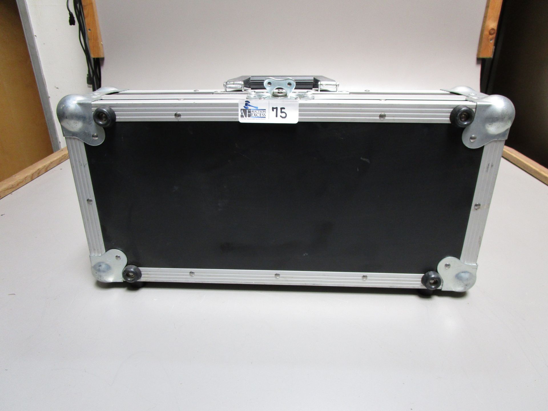 ANVIL STYLE TRAVEL CASE - Image 2 of 3