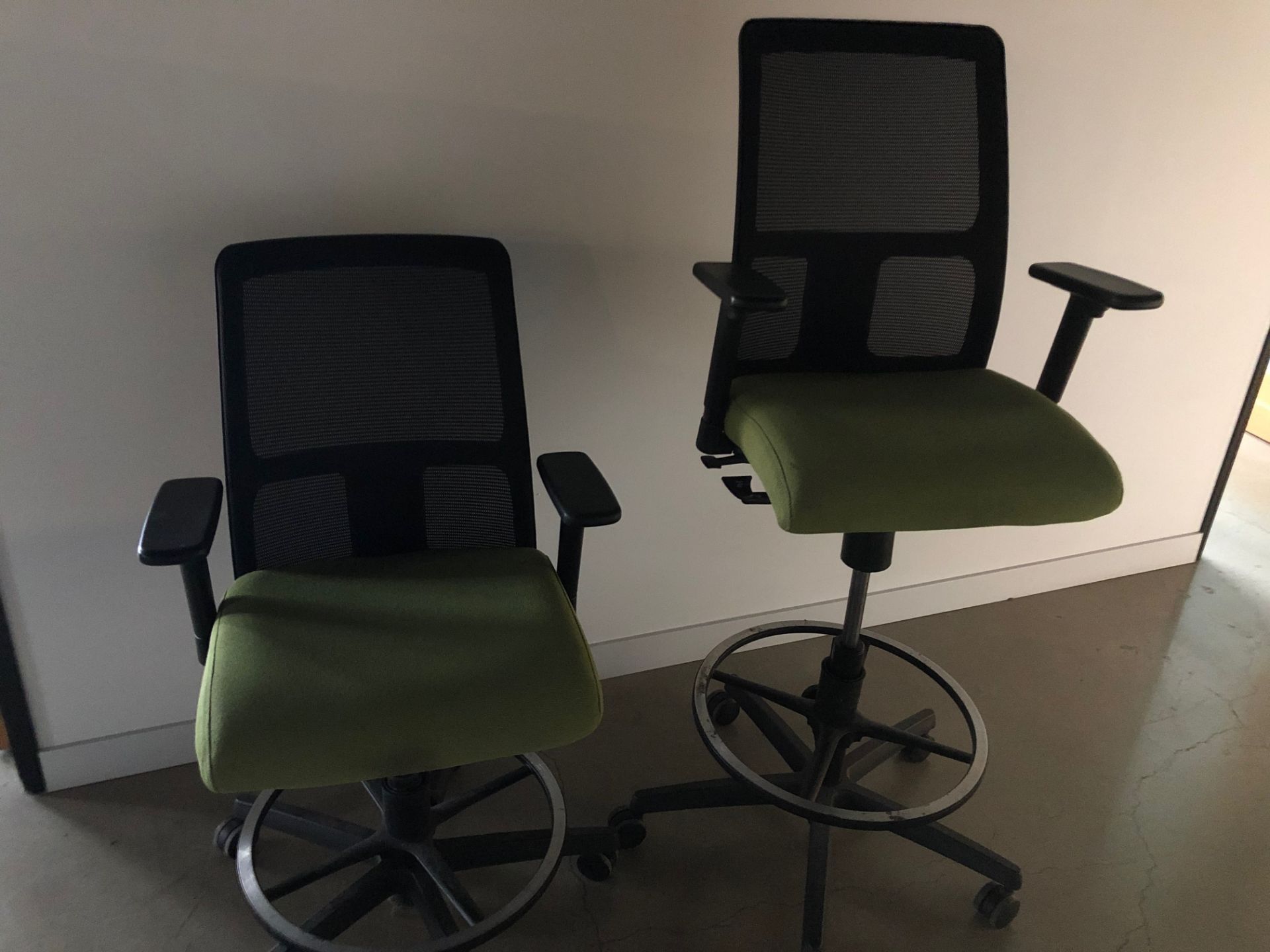 LOT OF 2 HON CHAIR SIT/STAND