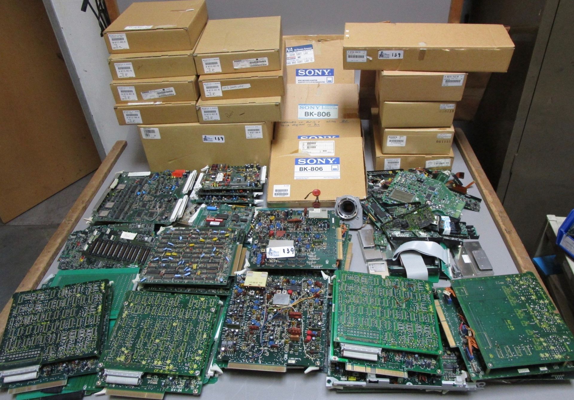 LARGE LOT SONY PARTS/CIRCUIT BOARDS