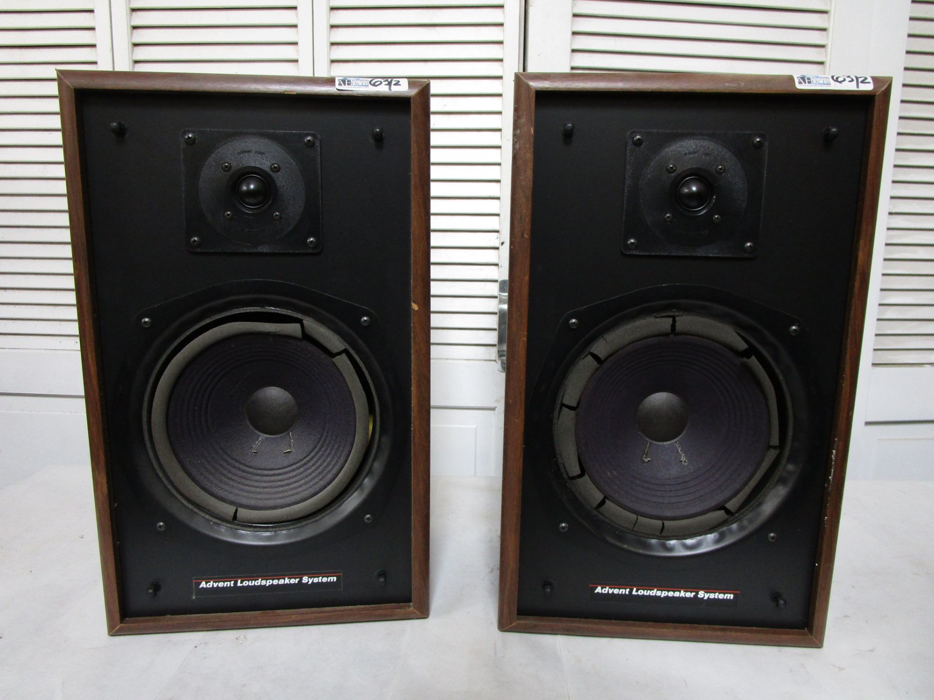 2 ADVENT 4002 SPEAKERS - Image 2 of 3