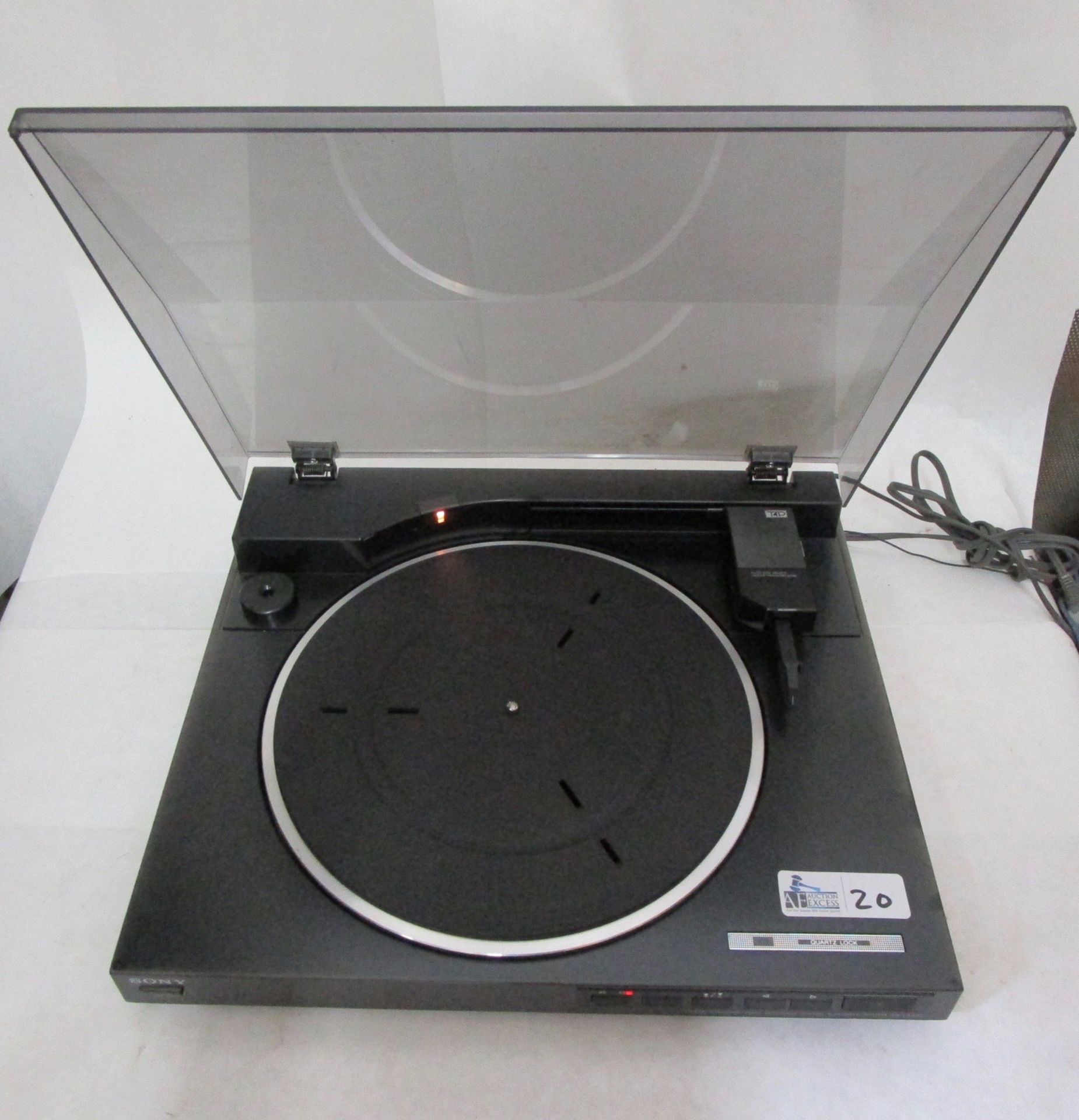 SONY P5-LX 520 TURNTABLE