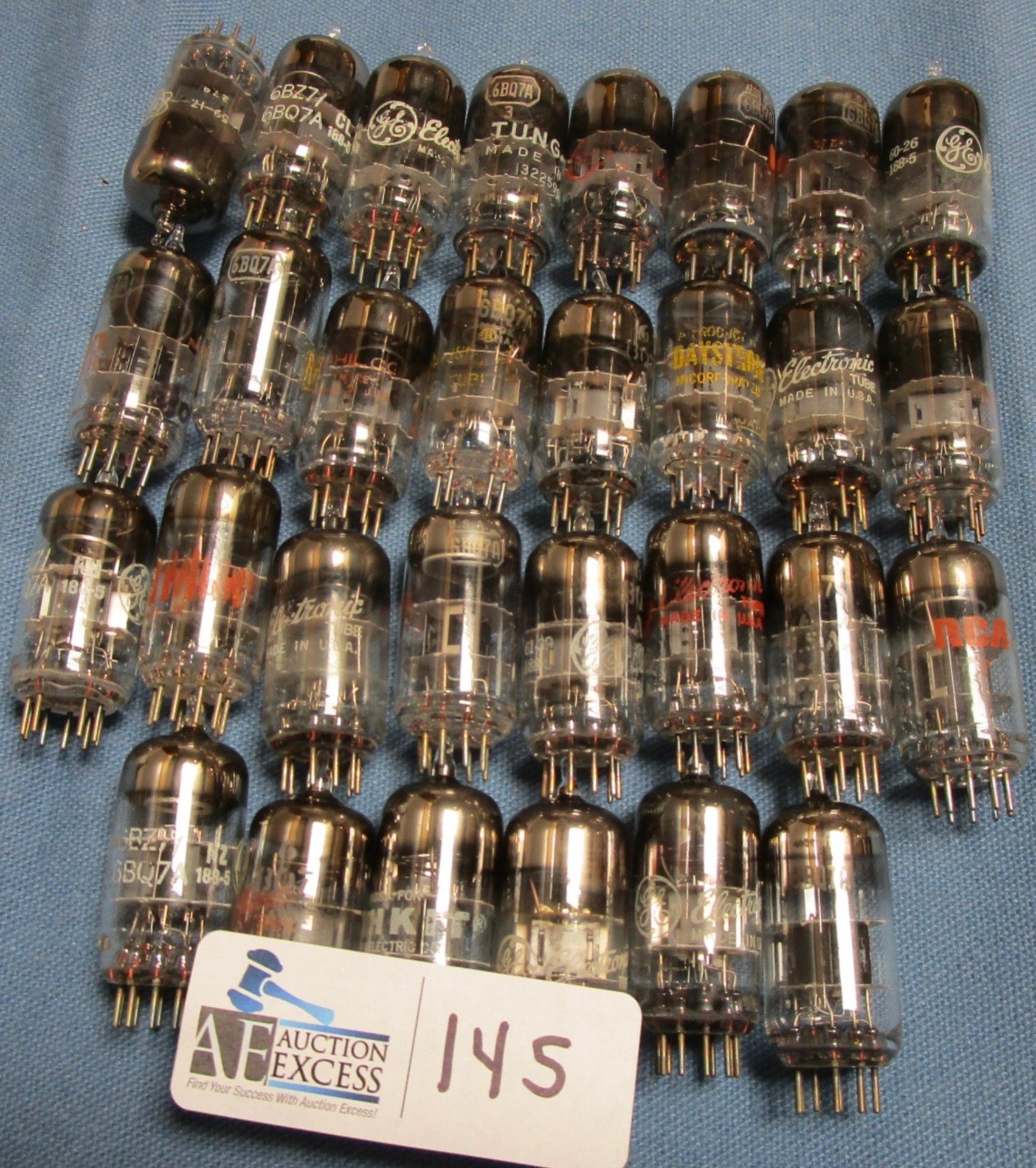 BOX VINTAGE 6BQ7 TUBES