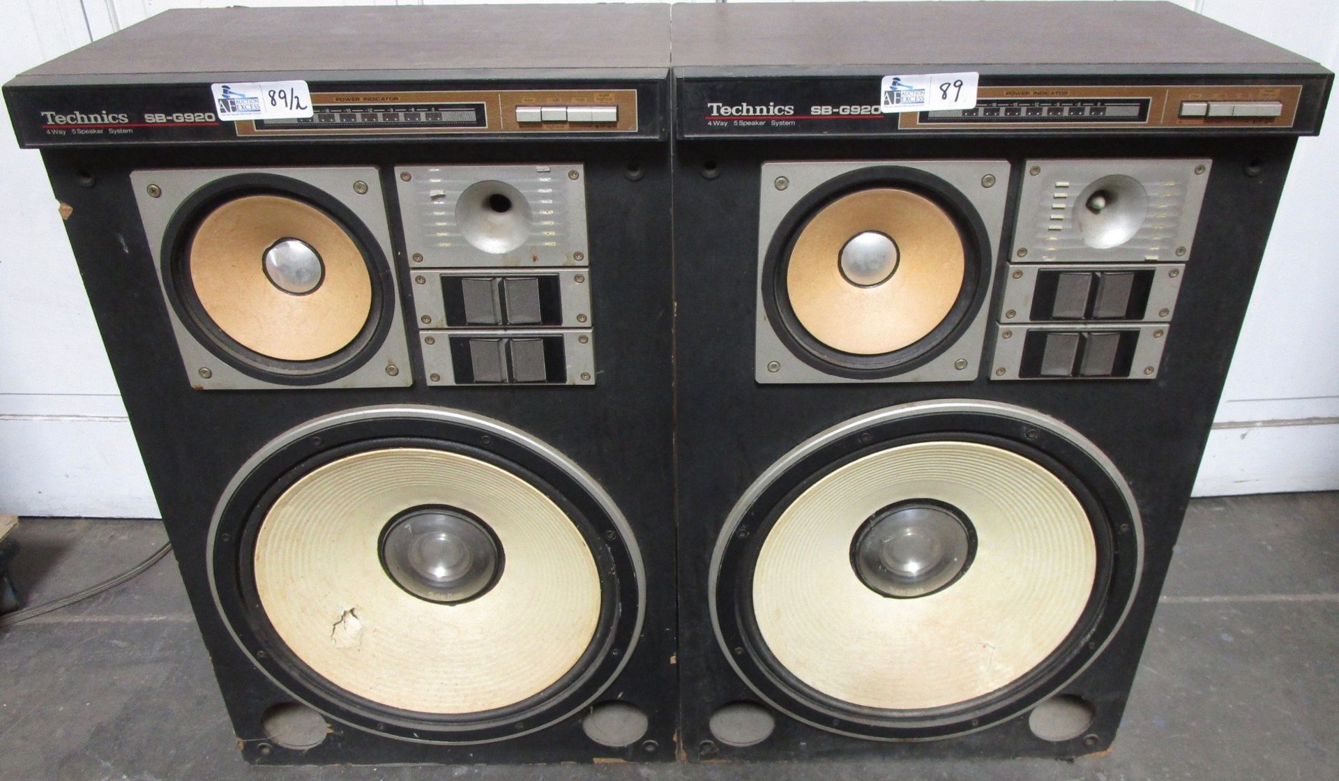 LOT OF 2 TECHNICS SB-G920 SPEAKERS