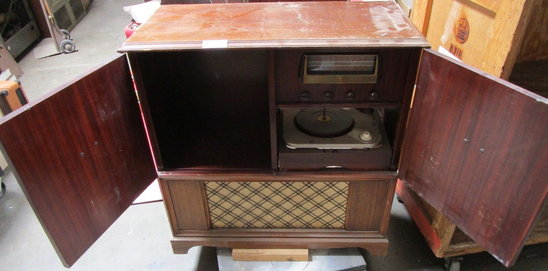 AIRLINE STEREO CONSOLE