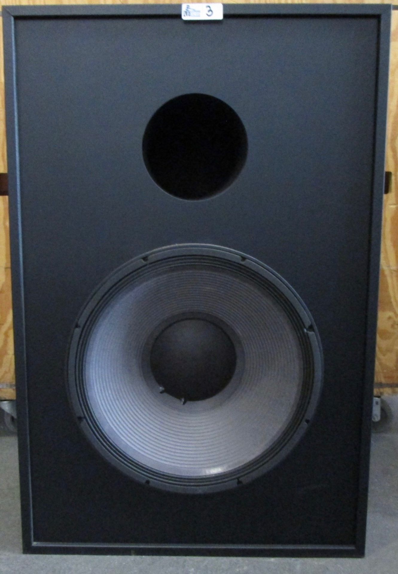 JBL PROFESSIONAL SERIES 4641 BASS CABINET WITH DRIVER