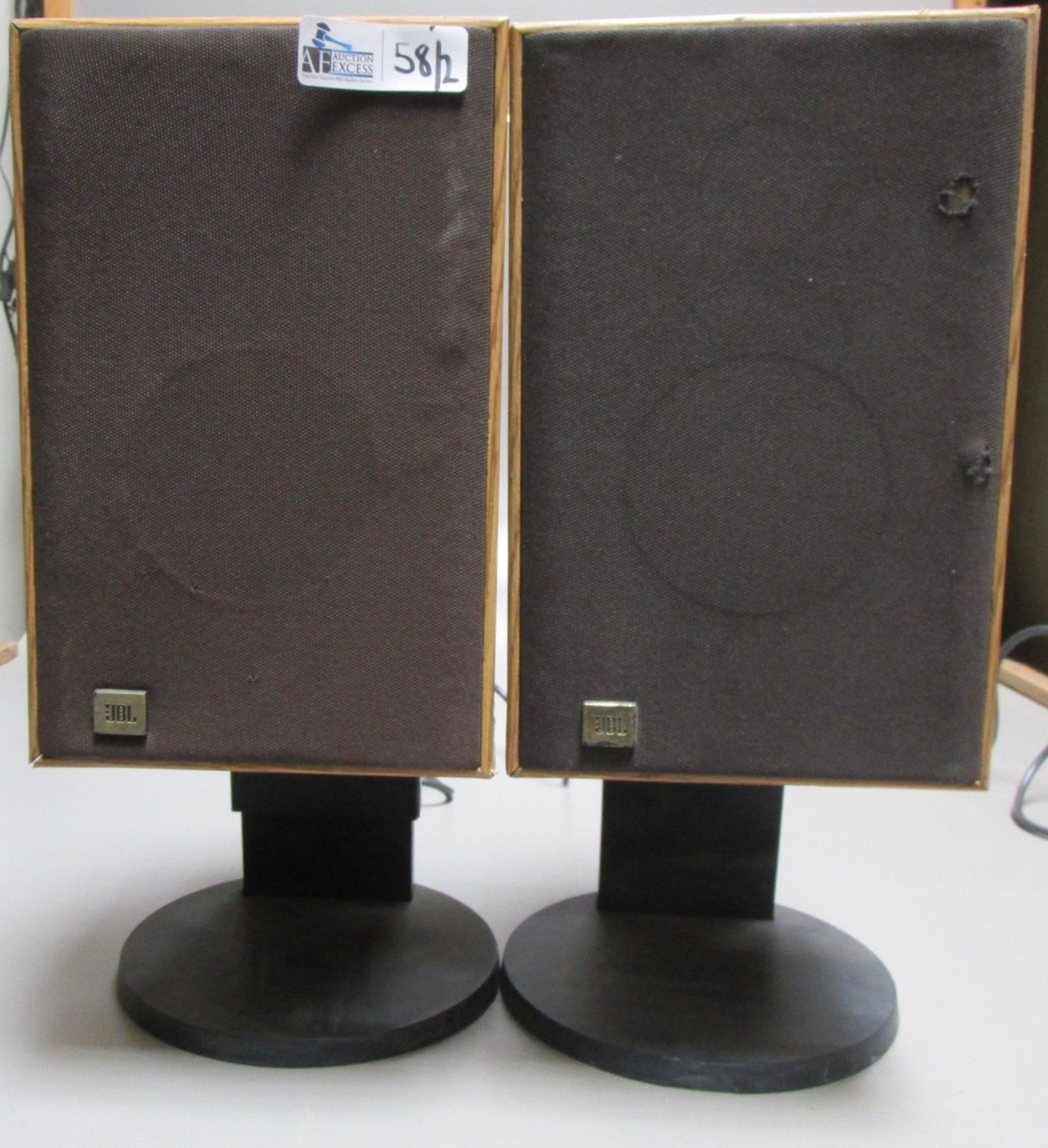 LOT OF 2 VINTAGE JBL SPEAKERS