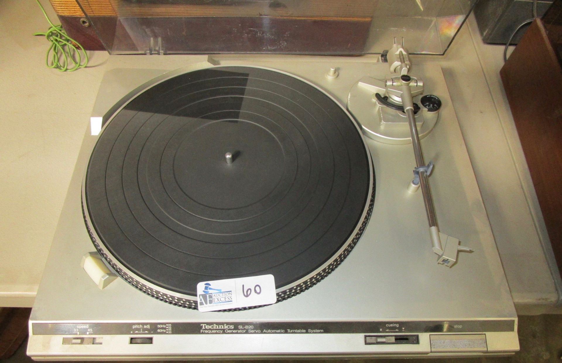 TECHNICS SLB-20 TURNTABLE