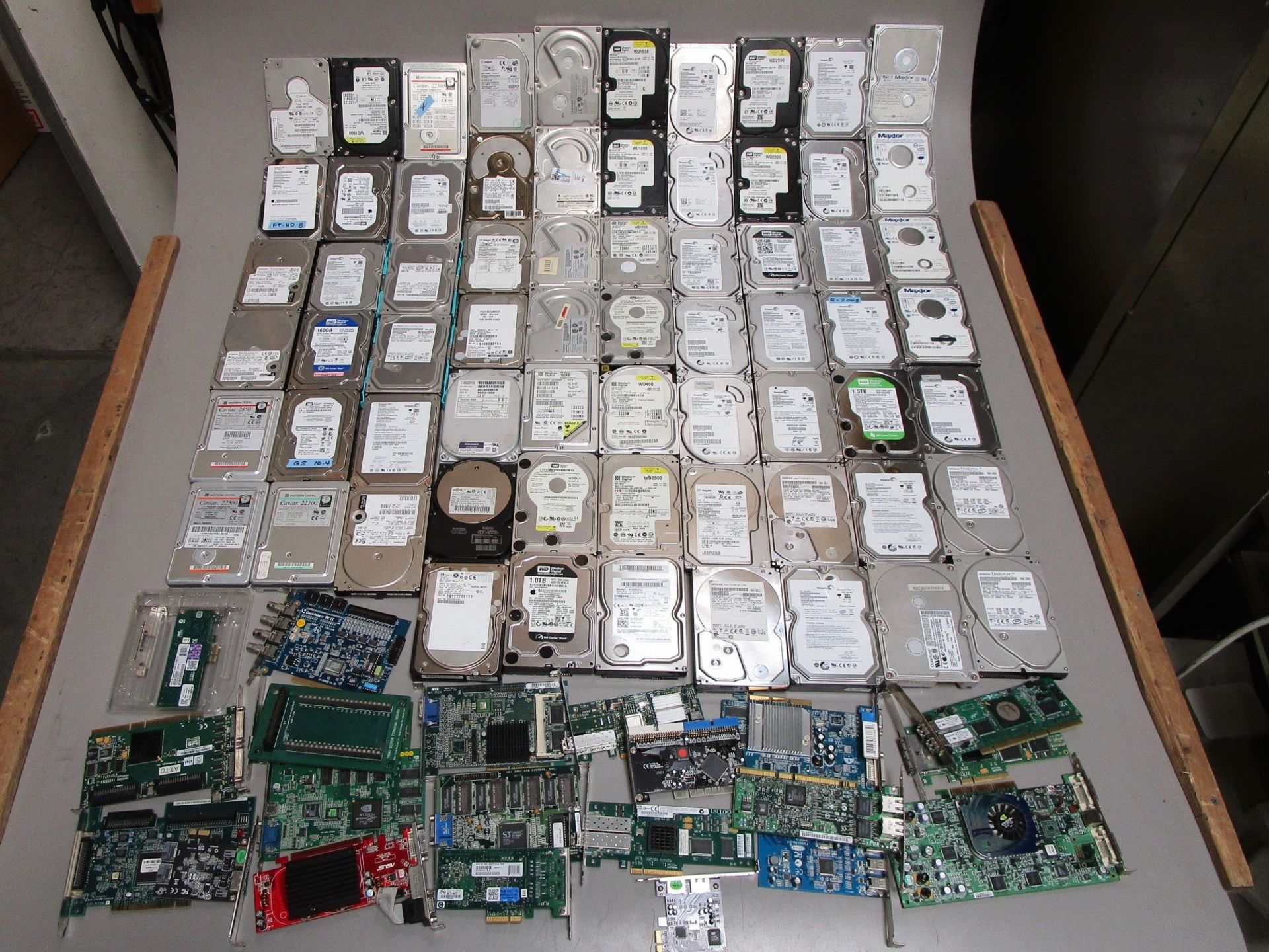 LOT HARD DRIVES VARIOUS SIZES