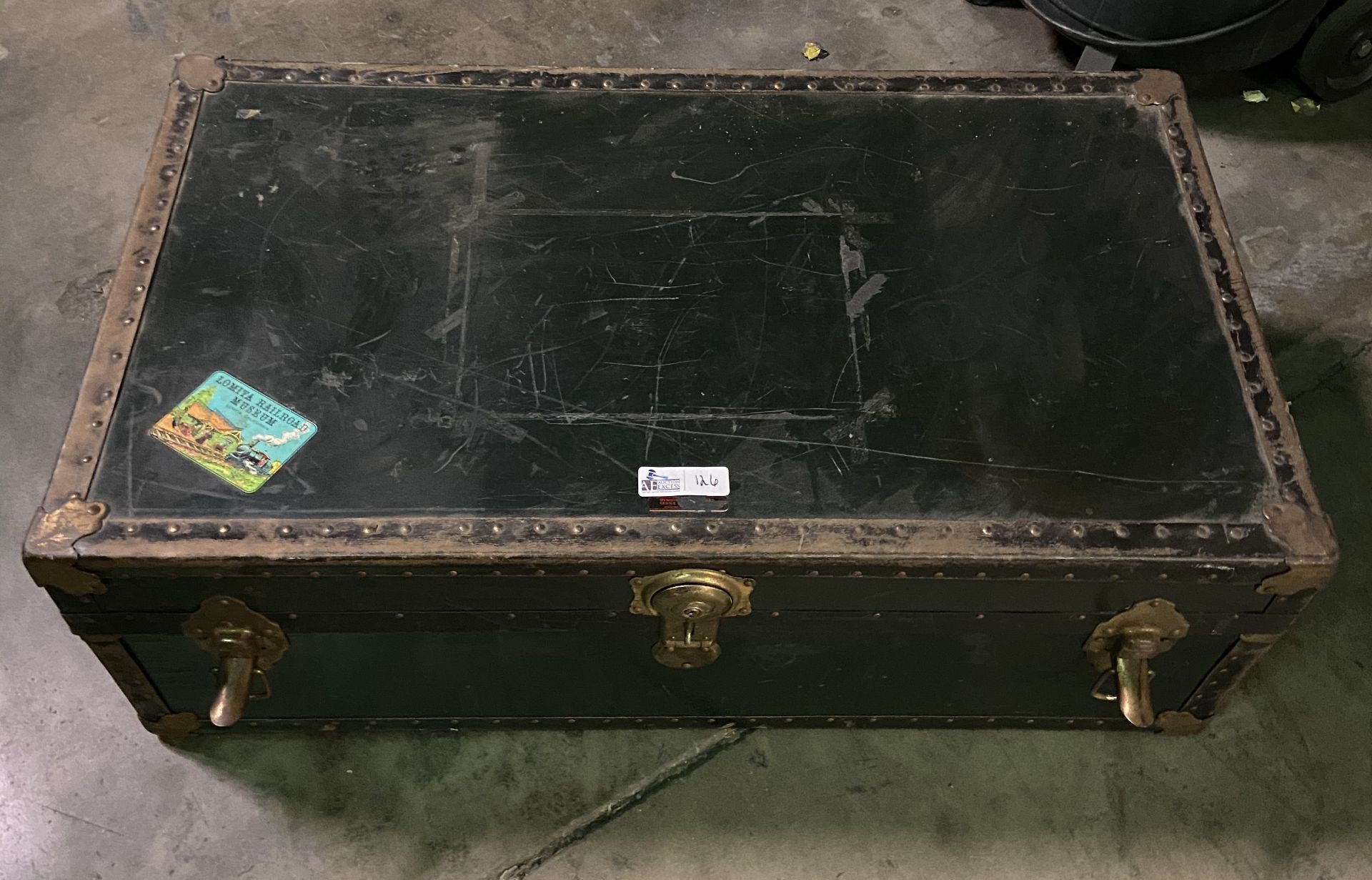 VINTAGE TRUNK