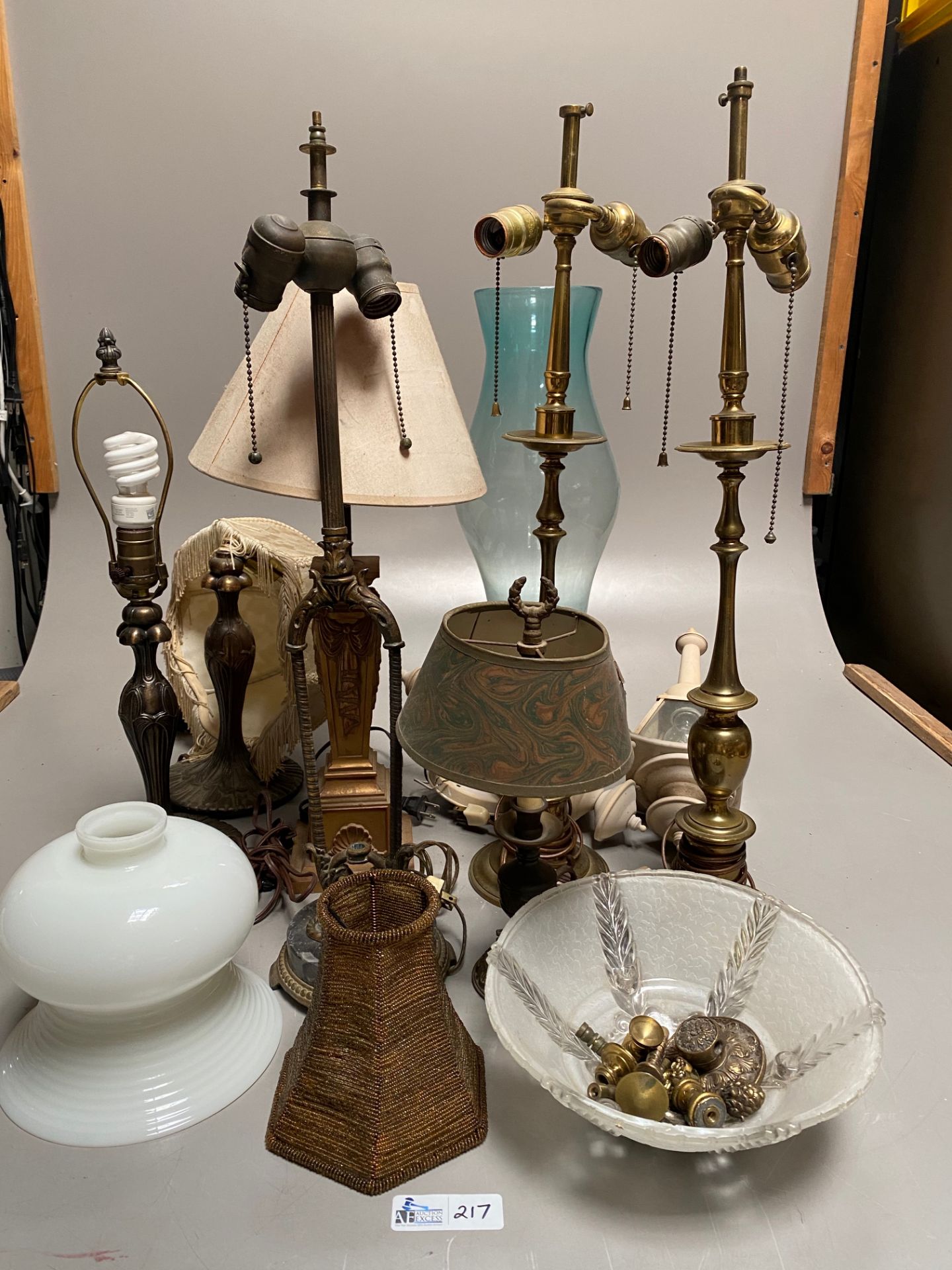 LOT OF MISC. VINTAGE LAMPS AND SHADES