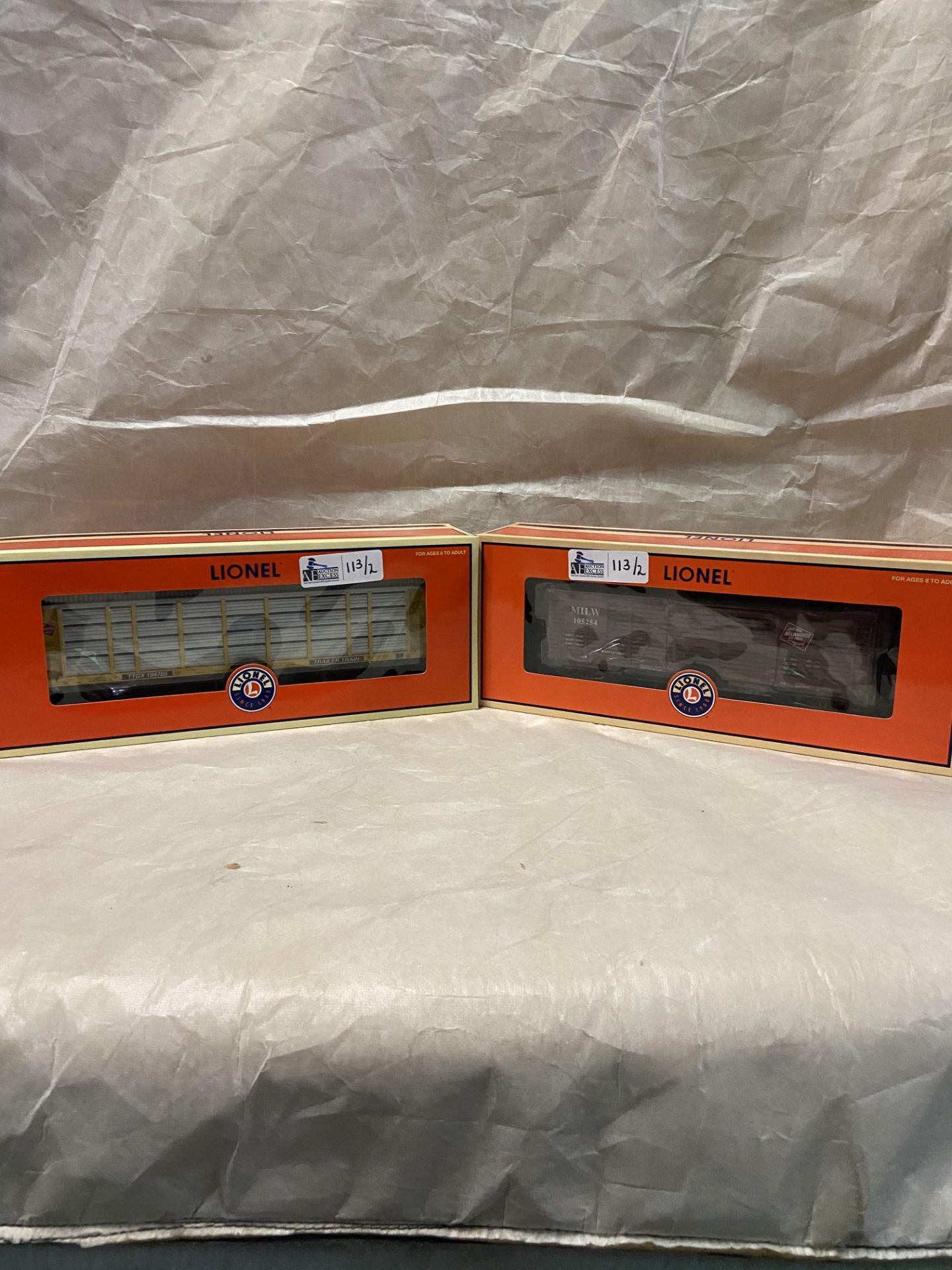 LOT OF 2 LIONEL TRAINS