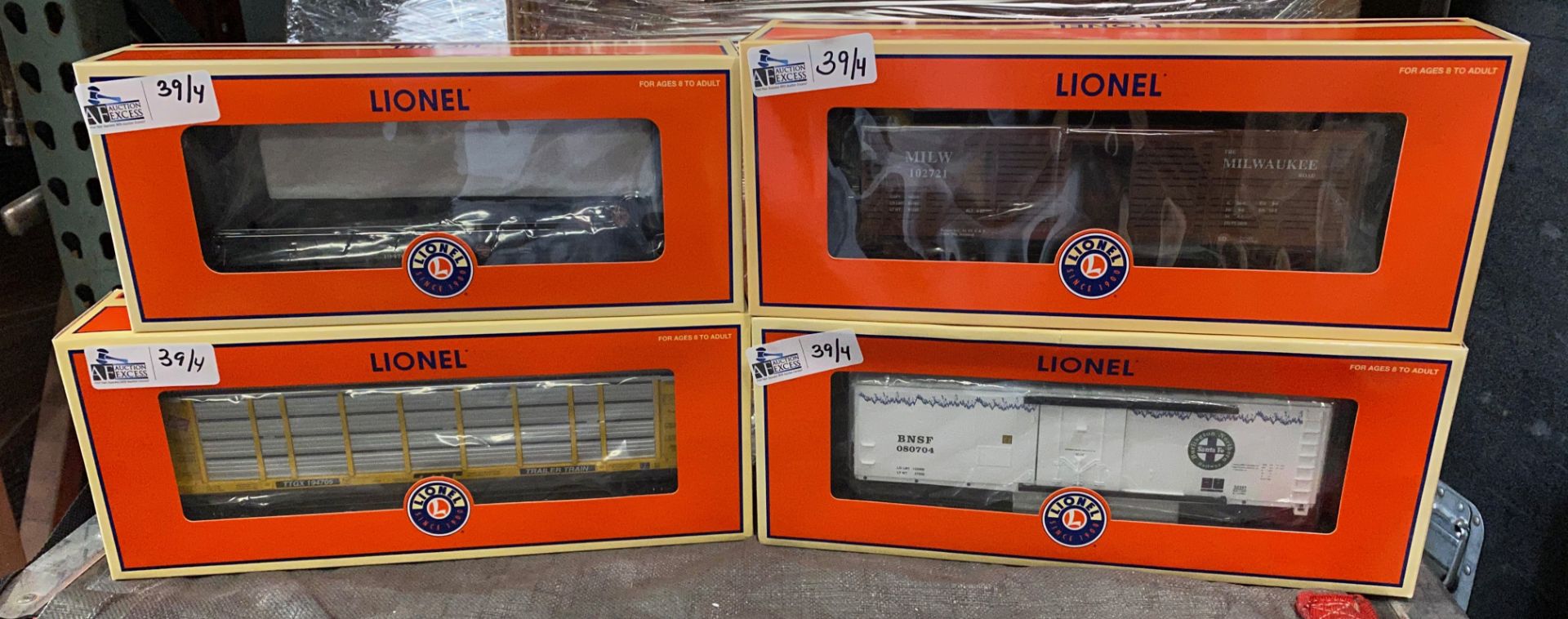 LOT OF 4 LIONEL TRAINS NOS