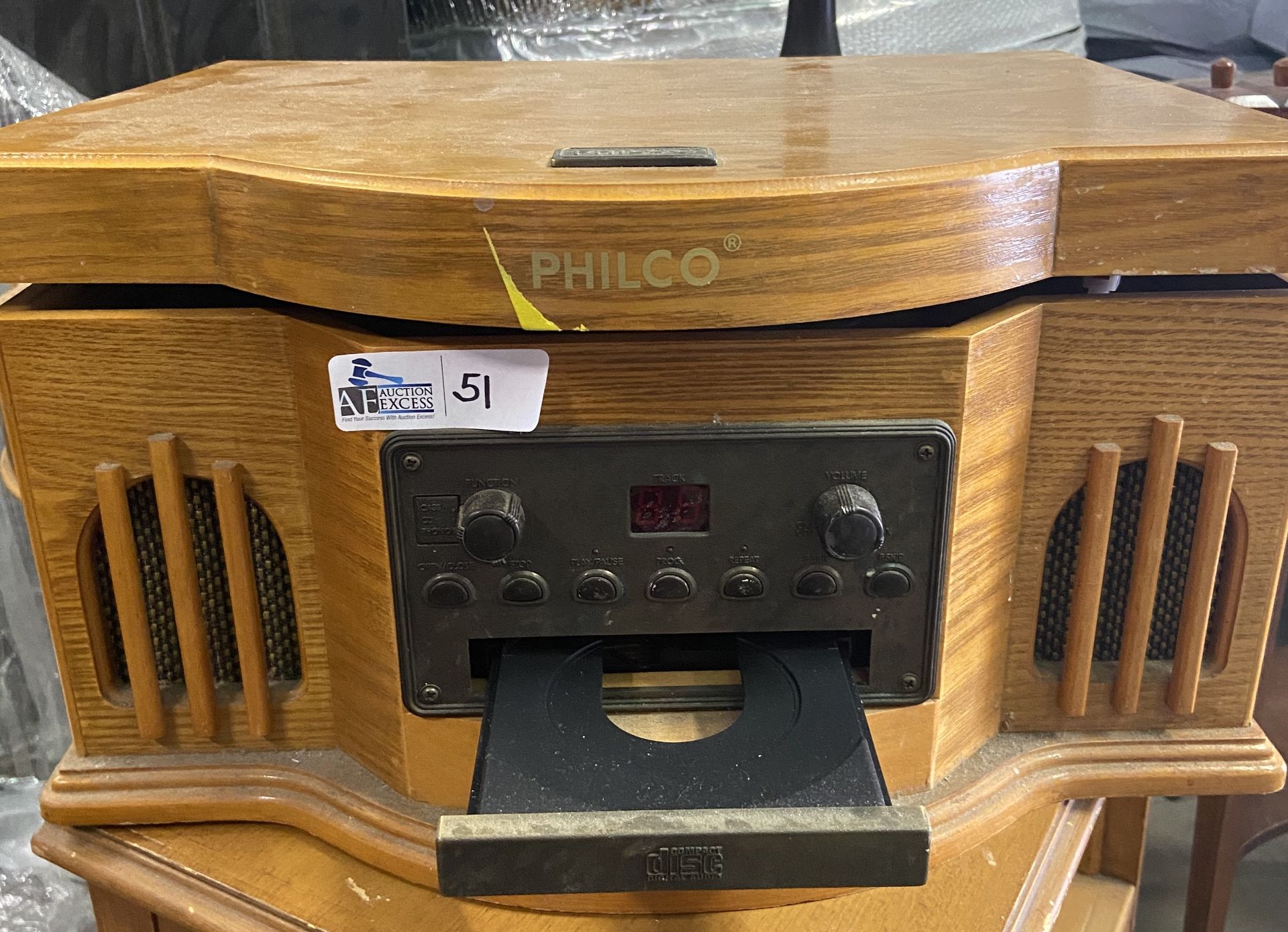 PHILCO RECORD CONSOLE WITH CD AND TABLE