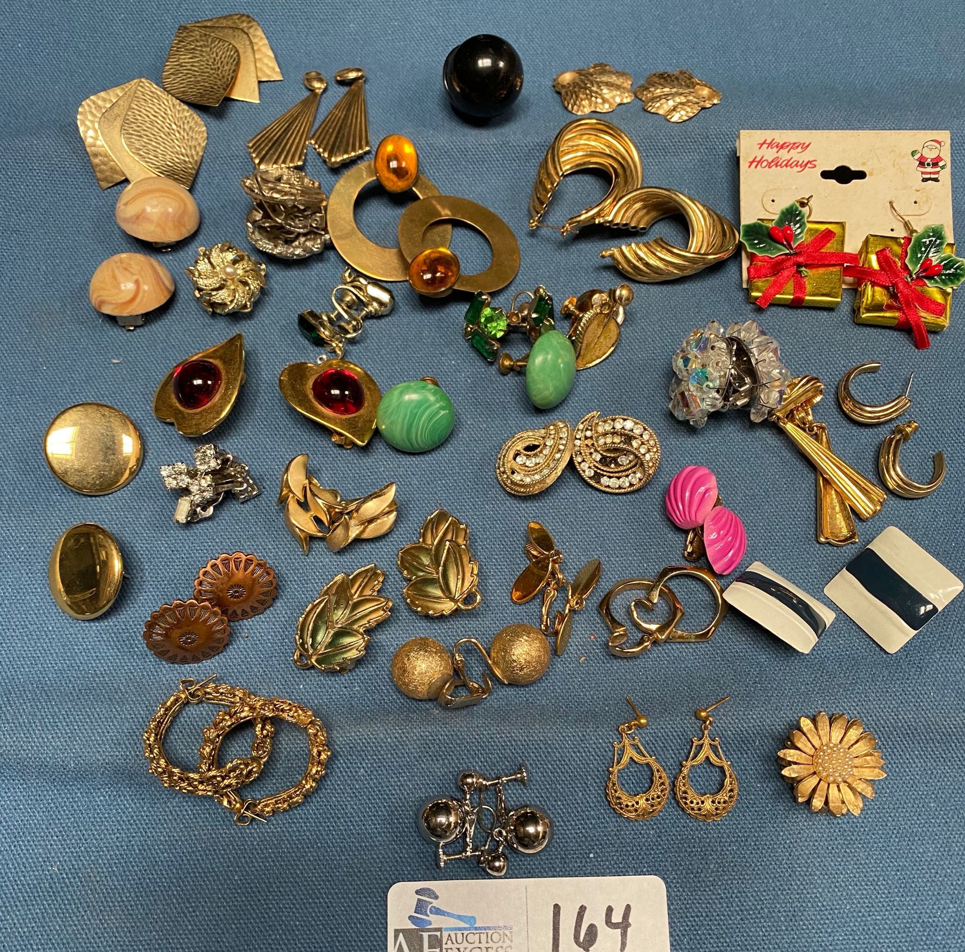 32 SETS OF COSTUME EARRINGS