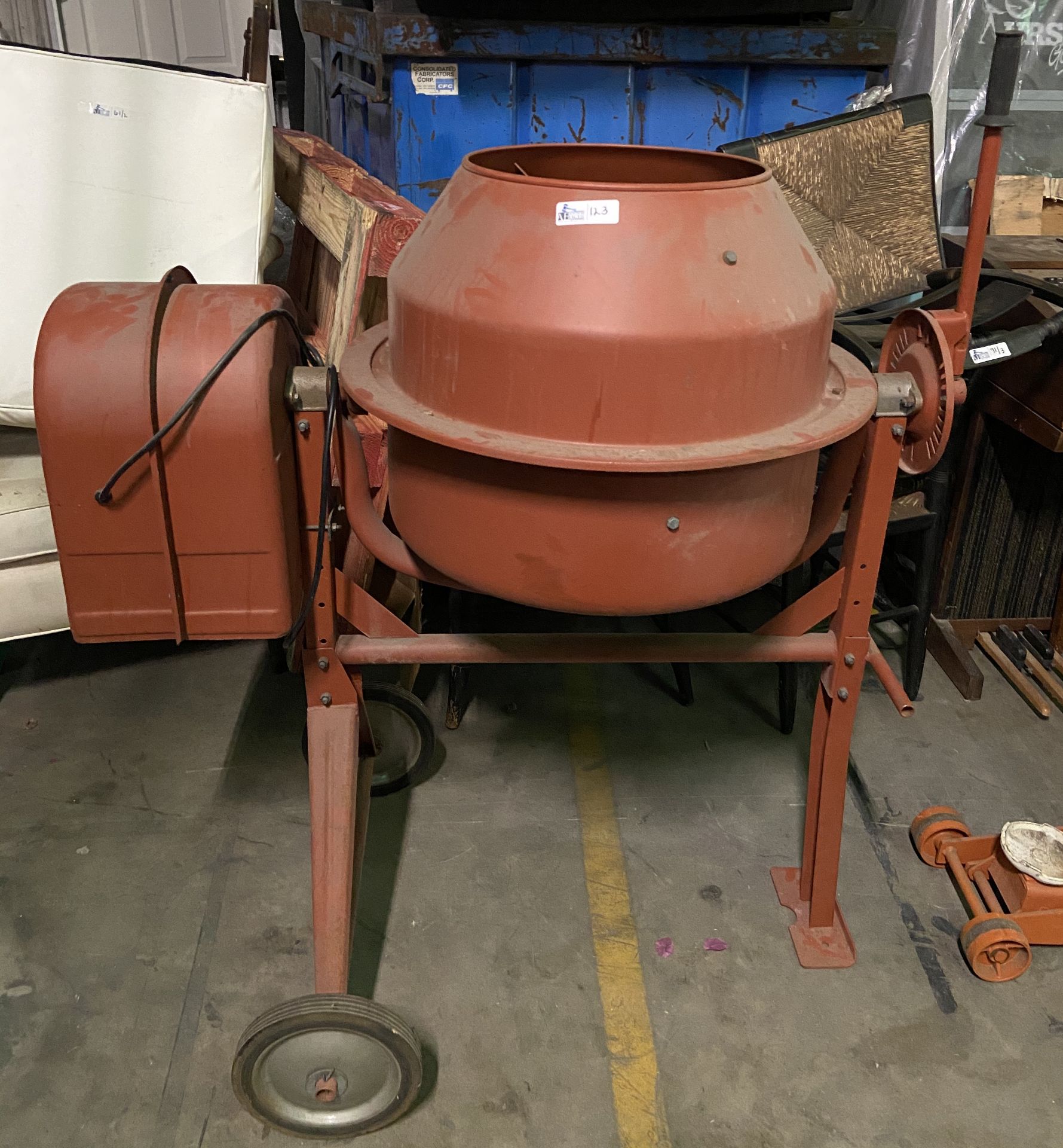 CENTRAL MACHINERY 3-1/2 CUBIC FOOT CEMENT MIXER ITEM 31979