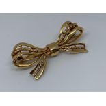 9ct gold brooch