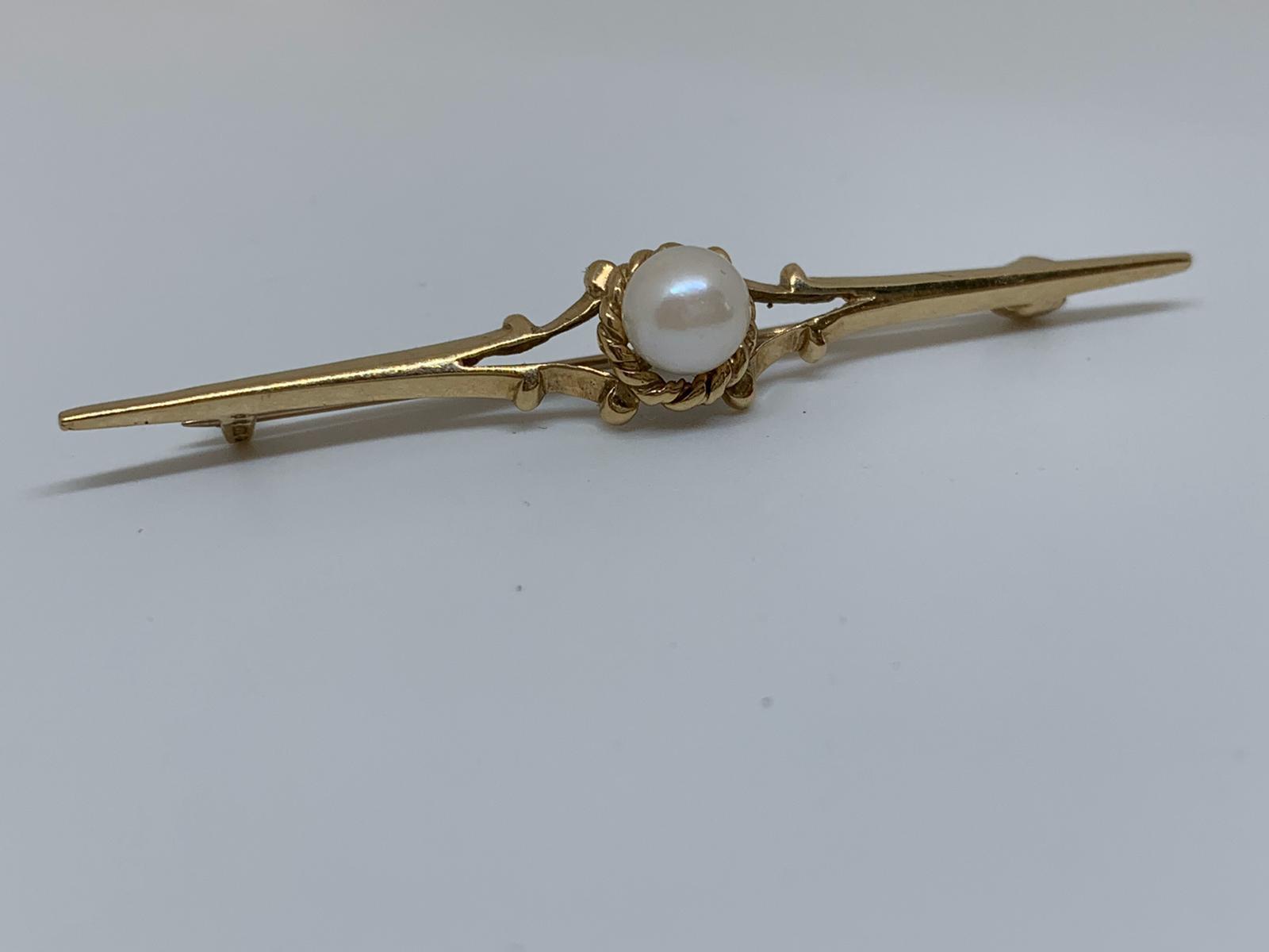 9ct gold brooch