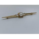 9ct gold brooch