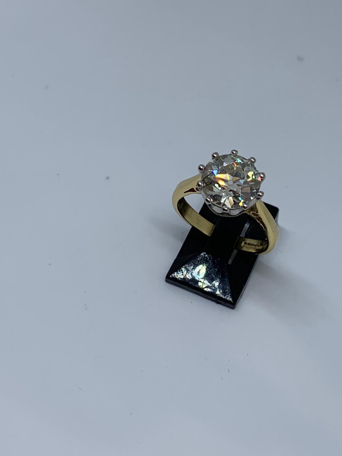 Fine 18ct gold / diamond ring - Image 10 of 11