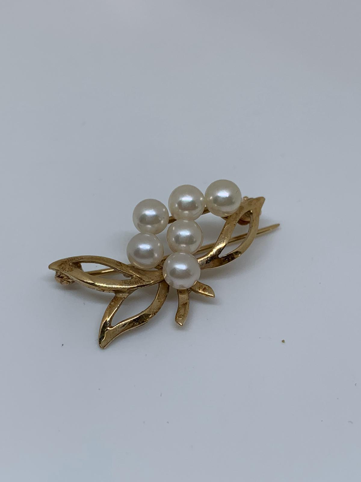 9ct gold brooch