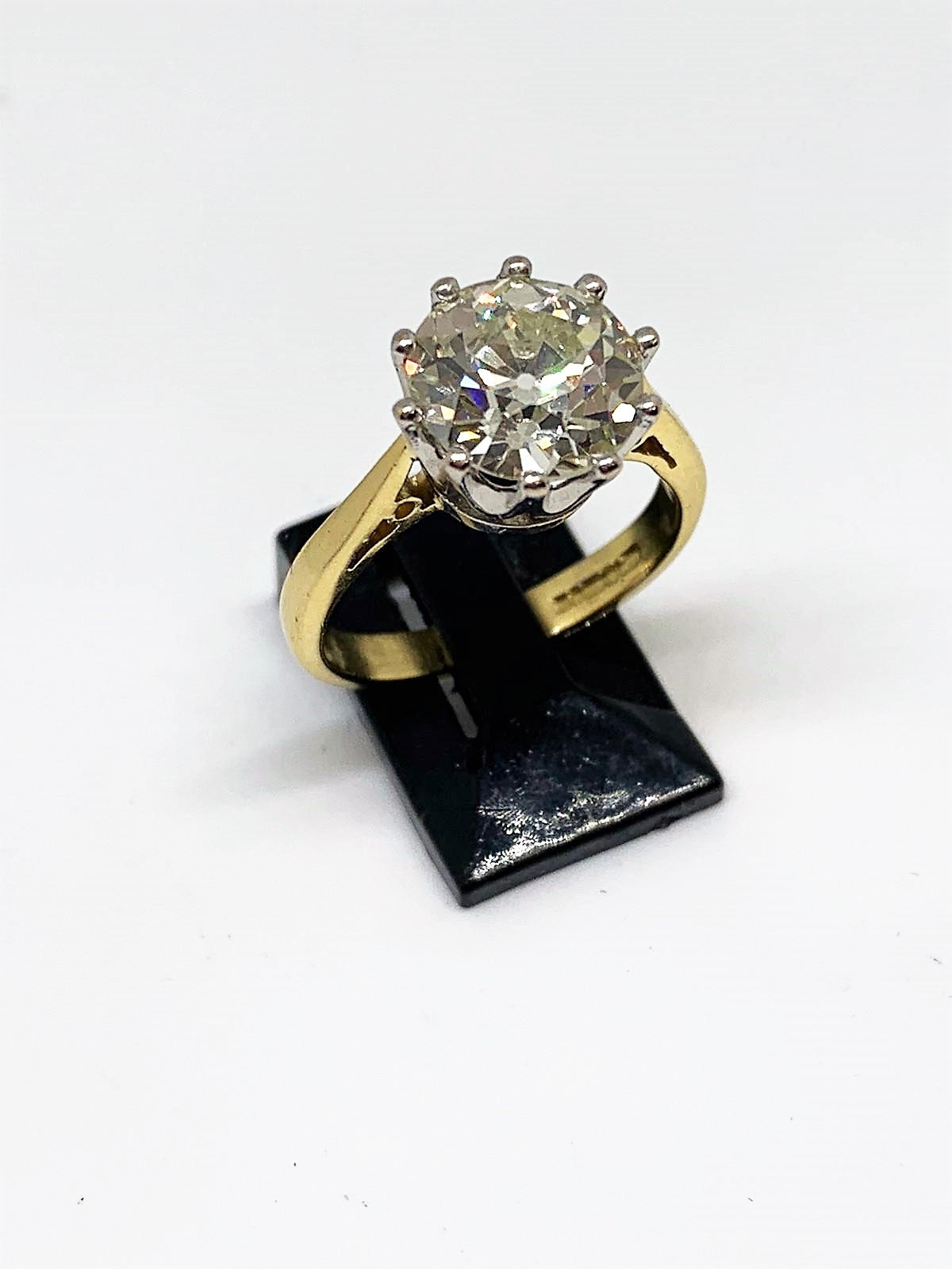 Fine 18ct gold / diamond ring - Image 7 of 11