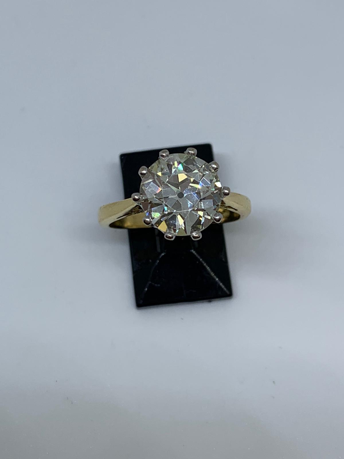 Fine 18ct gold / diamond ring - Image 8 of 11